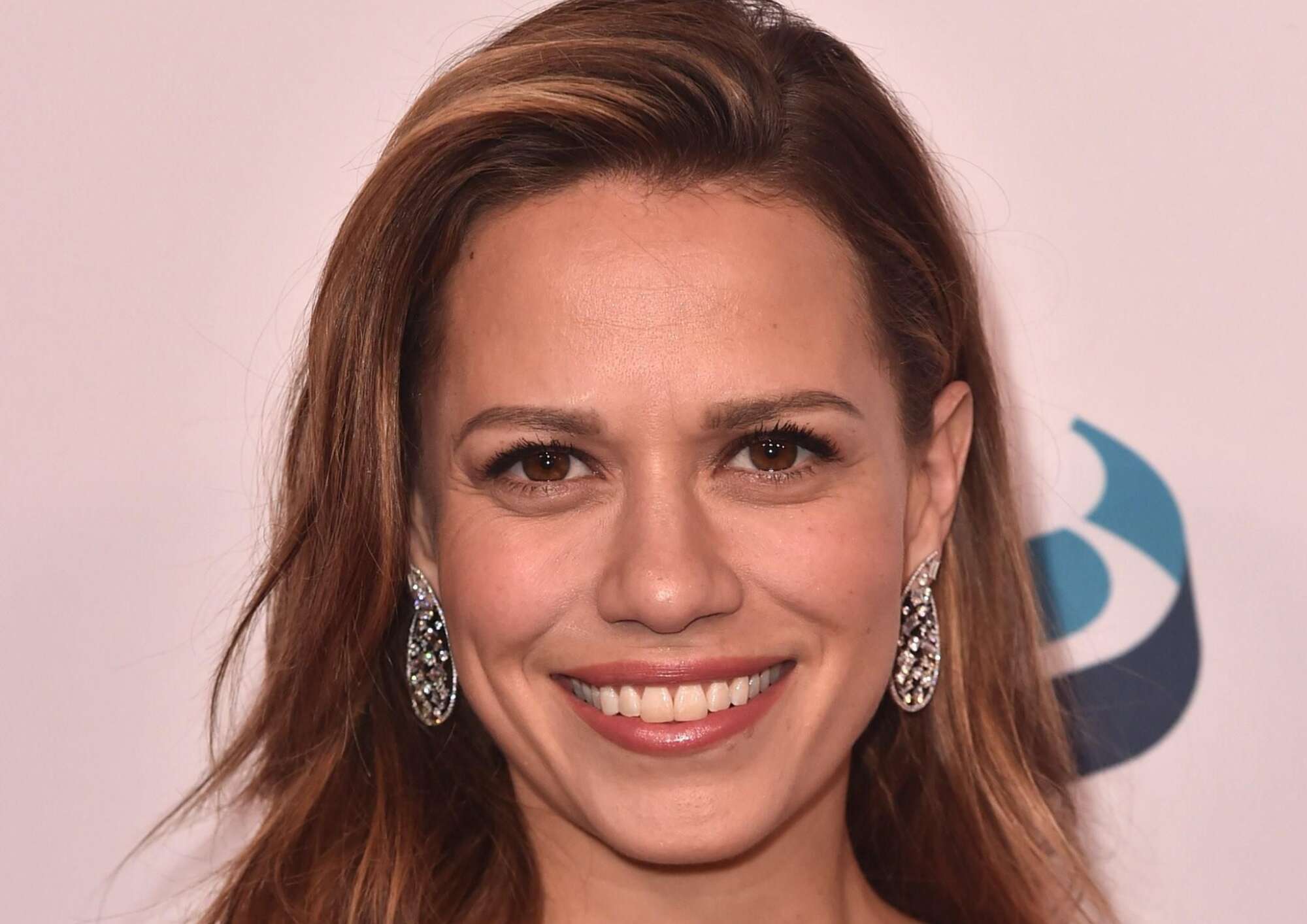 « J’étais si jeune » : Bethany Joy Lenz des « Frères Scott », se confie sur sa décennie passée dans une secte