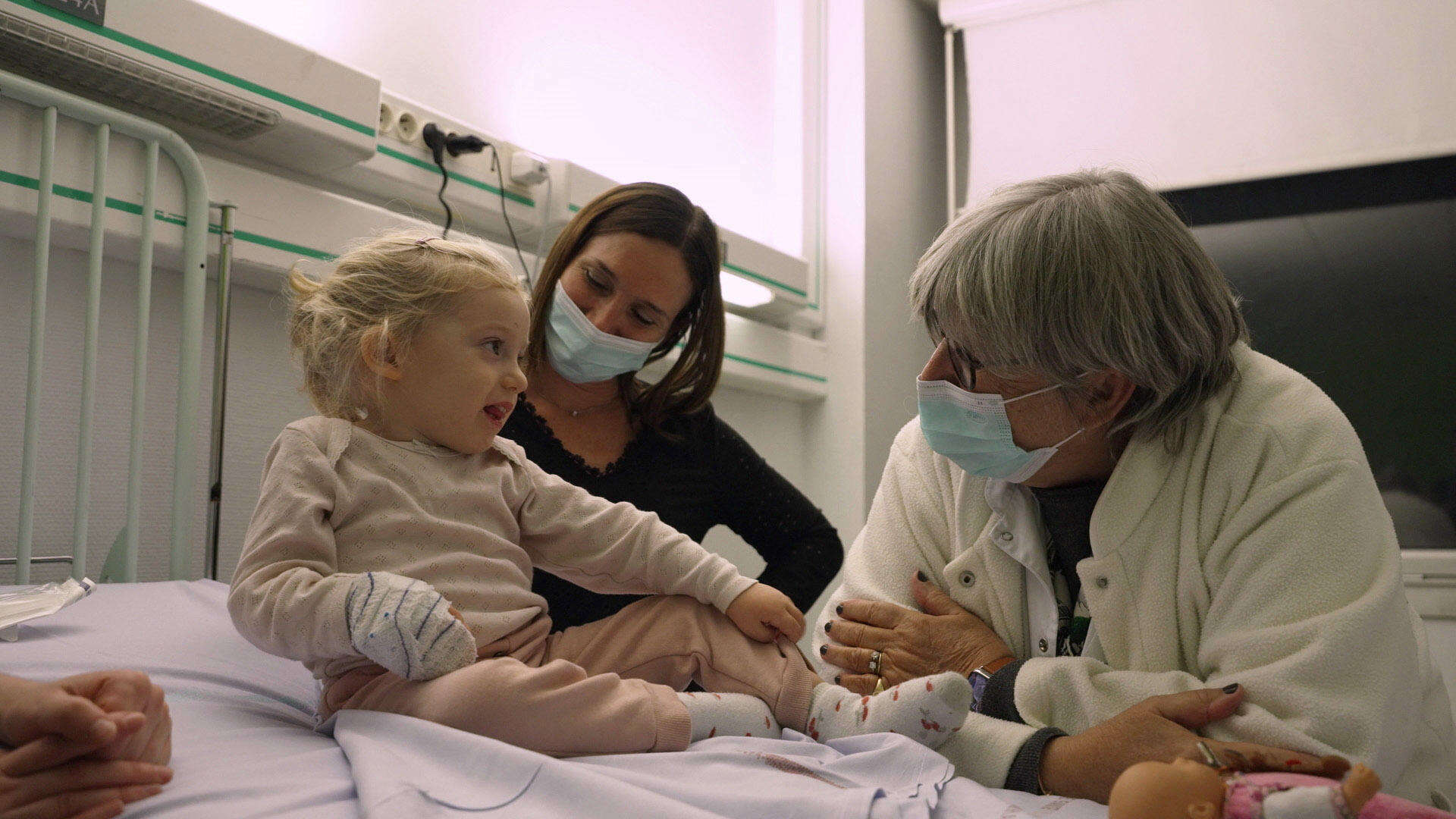 « Samy et les anges de la Timone » : dans l’unité de neuropédiatrie au cœur du documentaire d’Églantine Éméyé