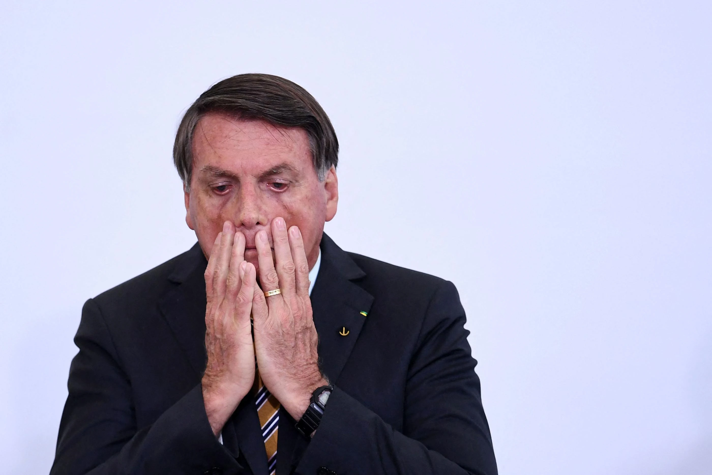 L’ex-président brésilien Jair Bolsonaro hospitalisé pour une infection cutanée