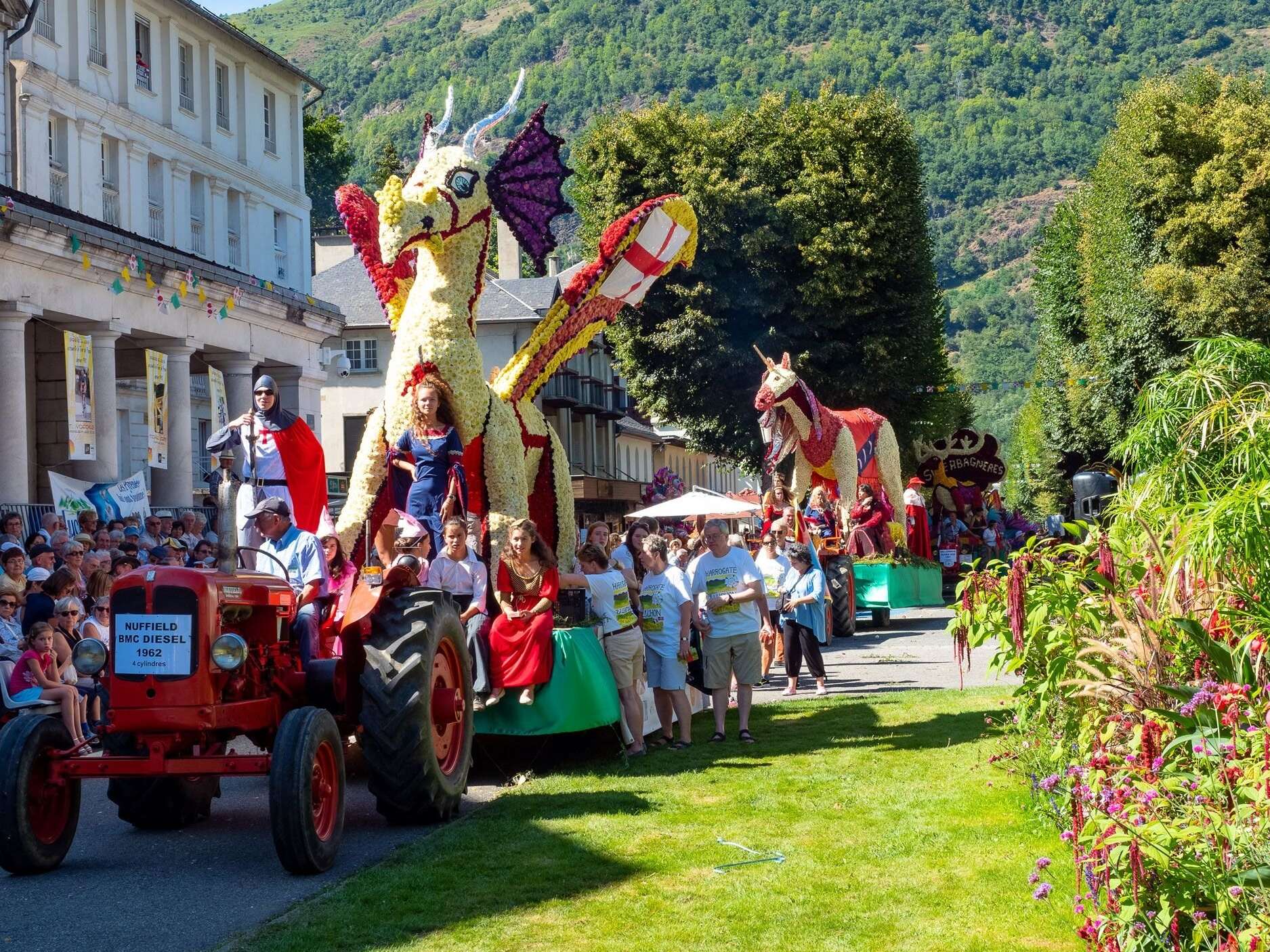 Haute-Garonne : Luchon se pare de couleurs pour la Fête des fleurs