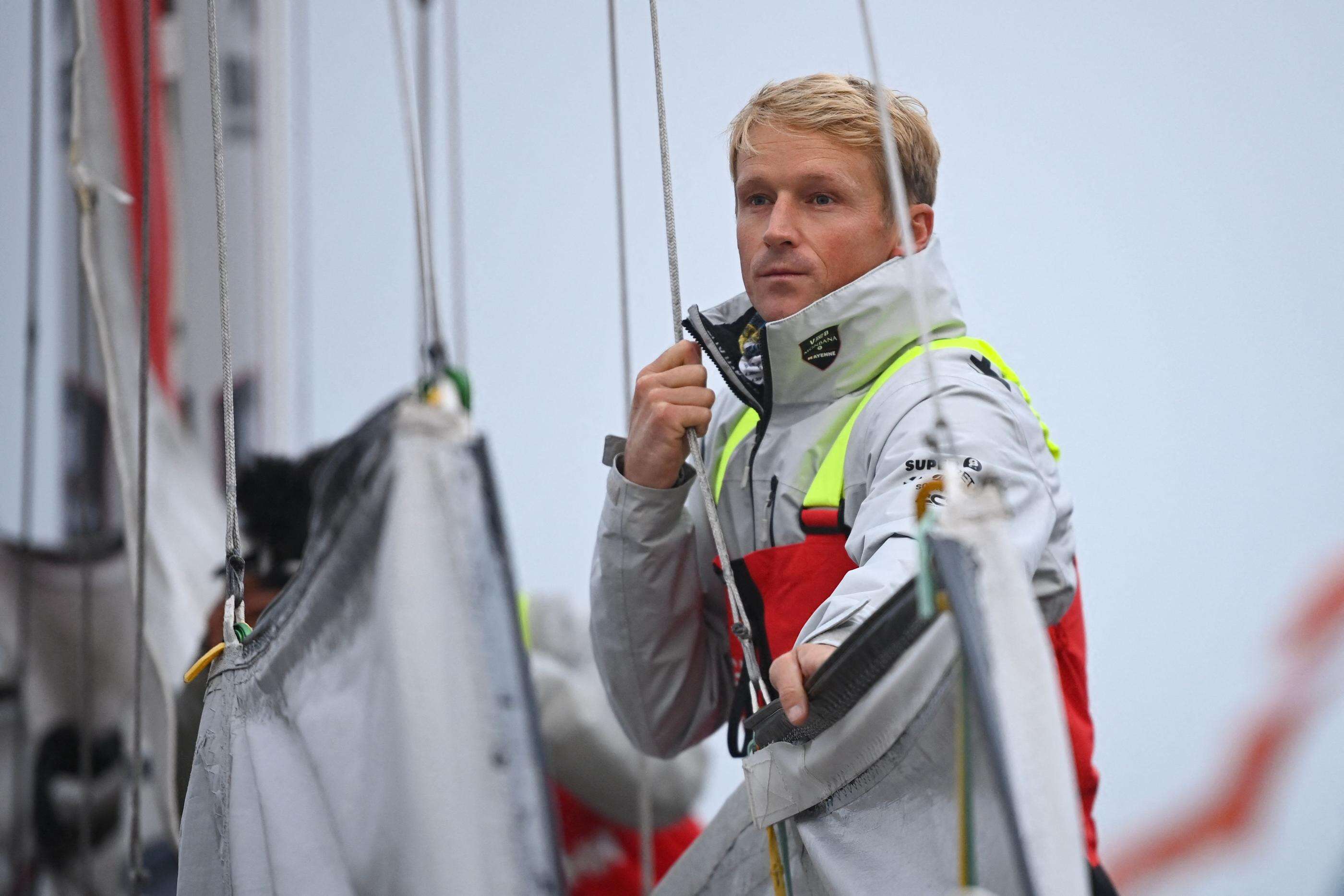 Vendée Globe 2024 : victime de problèmes mécaniques et blessé à la cheville, Maxime Sorel se déroute vers Madère