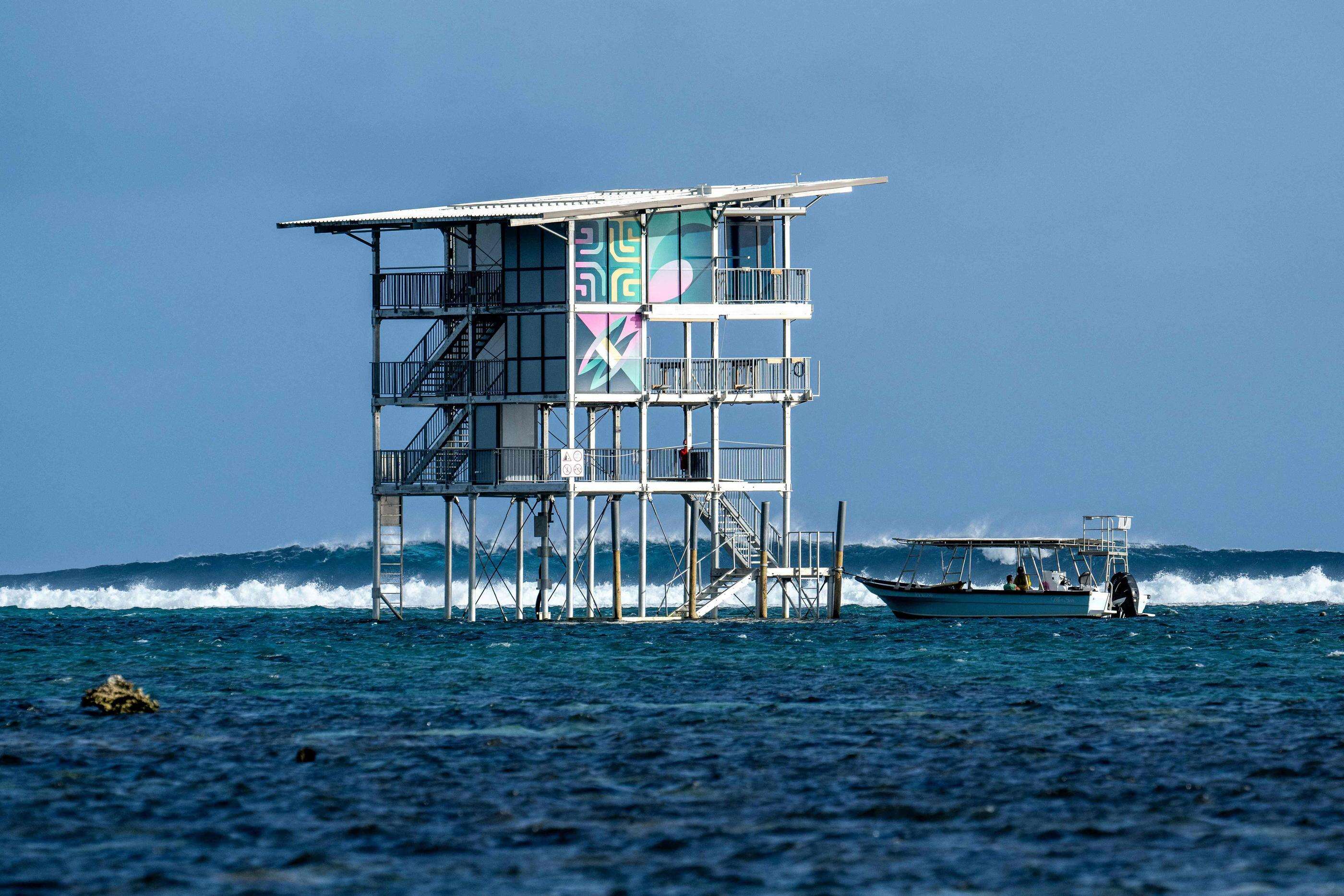 JO Paris 2024, surf : le démontage de la tour des juges de toutes les polémiques à Teahupo’o est terminé