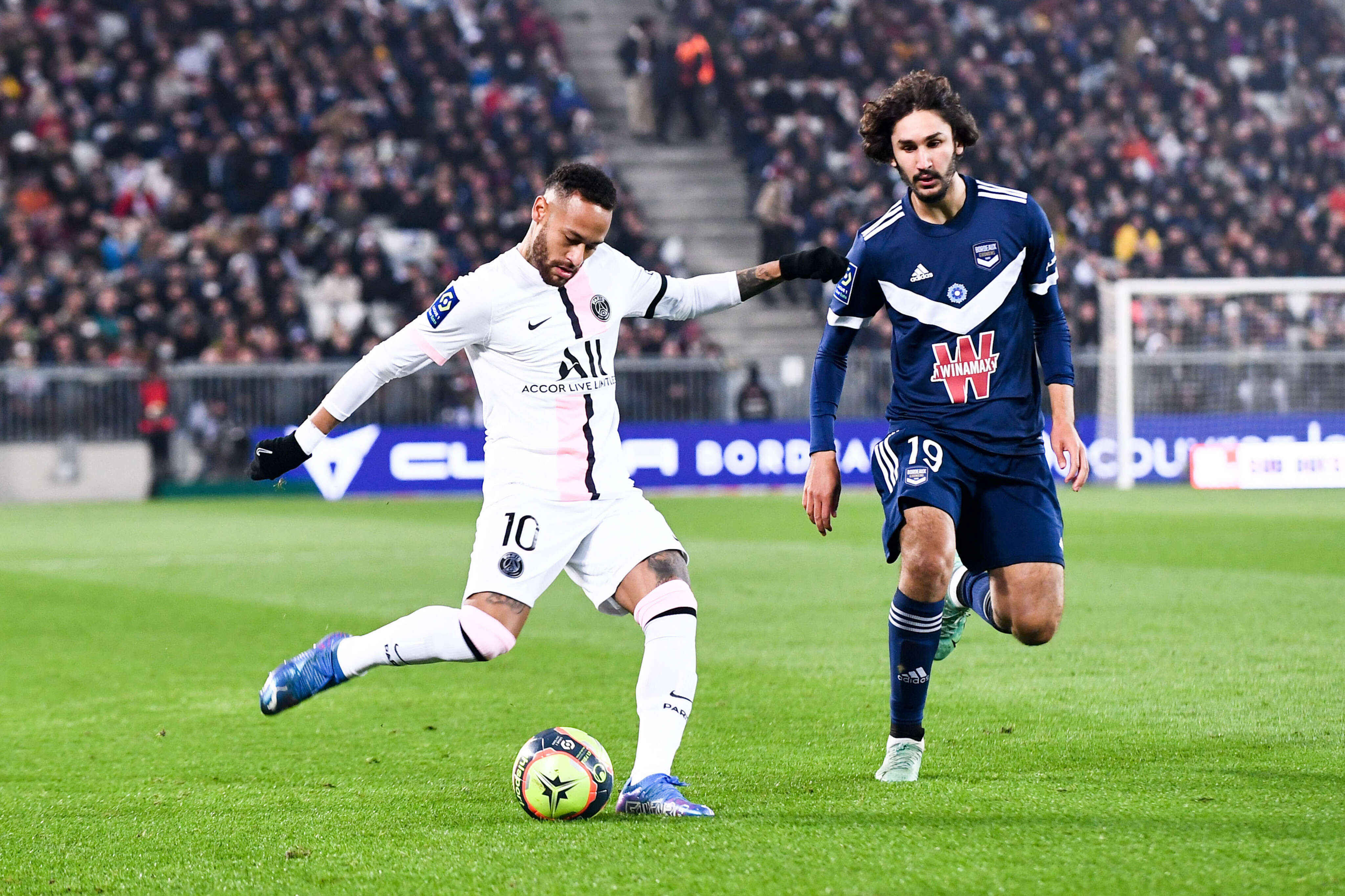 « Tout ce qu’il fait, c’est extraordinaire » : ancien du PSG, Yacine Adli reste subjugué par le talent de Neymar