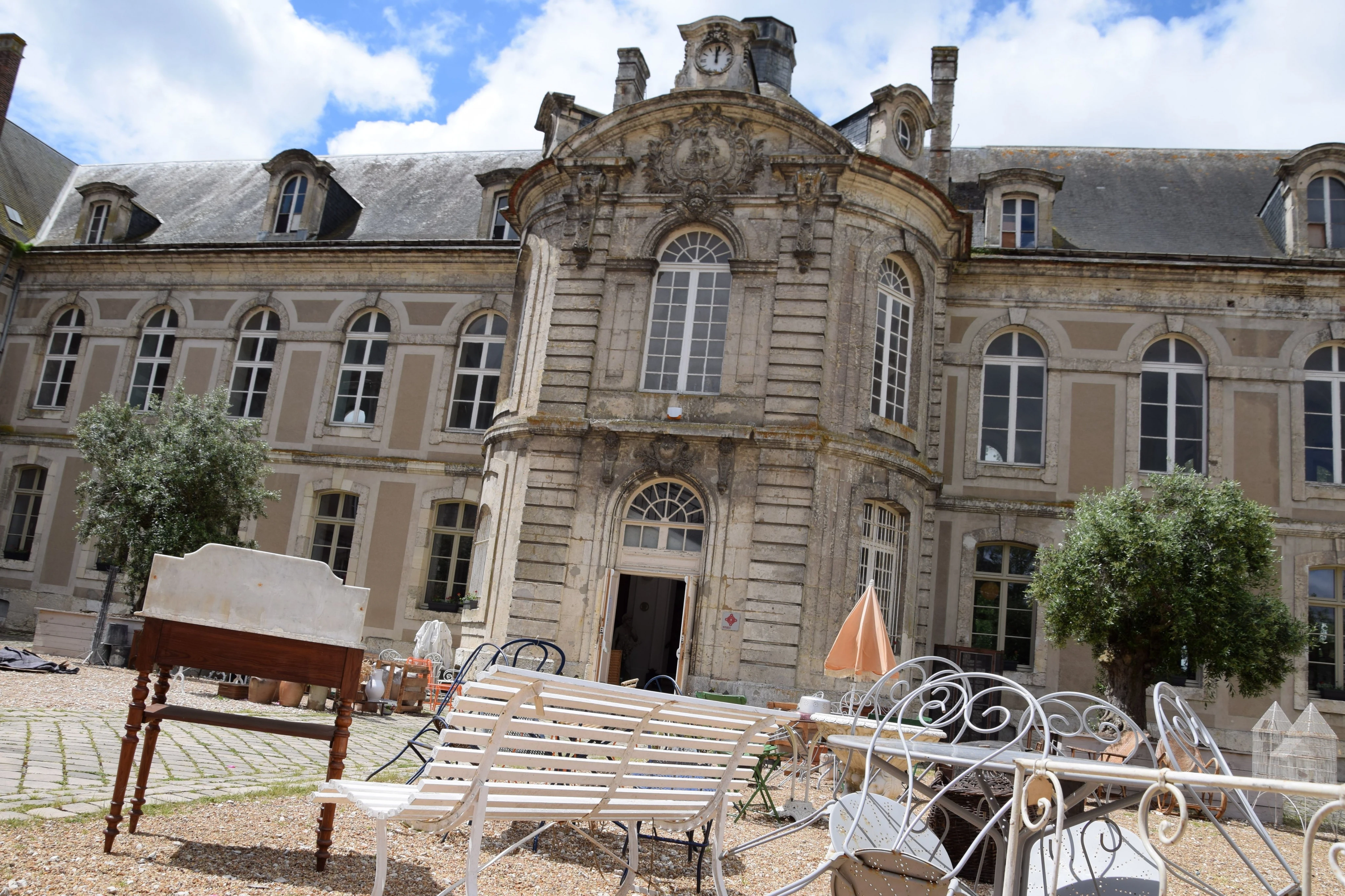 L’ex animateur d’« Affaire conclue » Julien Cohen veut toujours faire de Châteaudun le paradis des brocanteurs