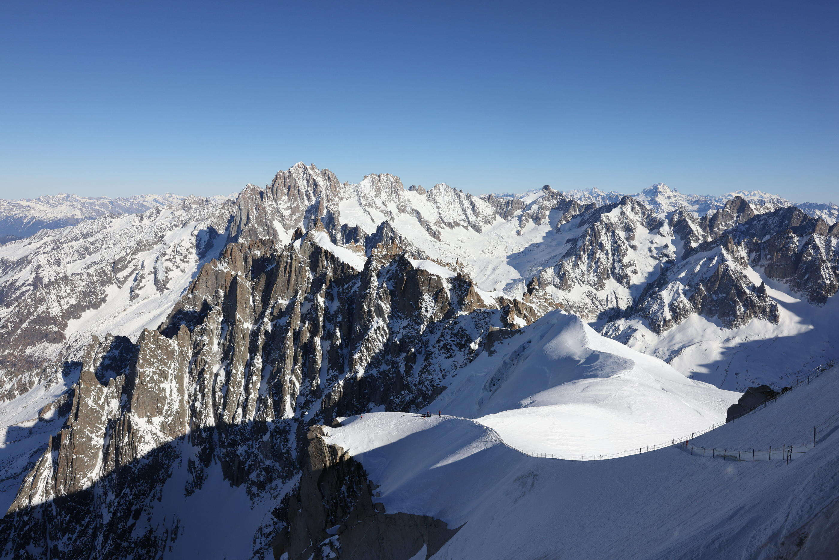 Haute-Savoie : un alpiniste roumain fait une chute mortelle sur le massif du Mont Blanc