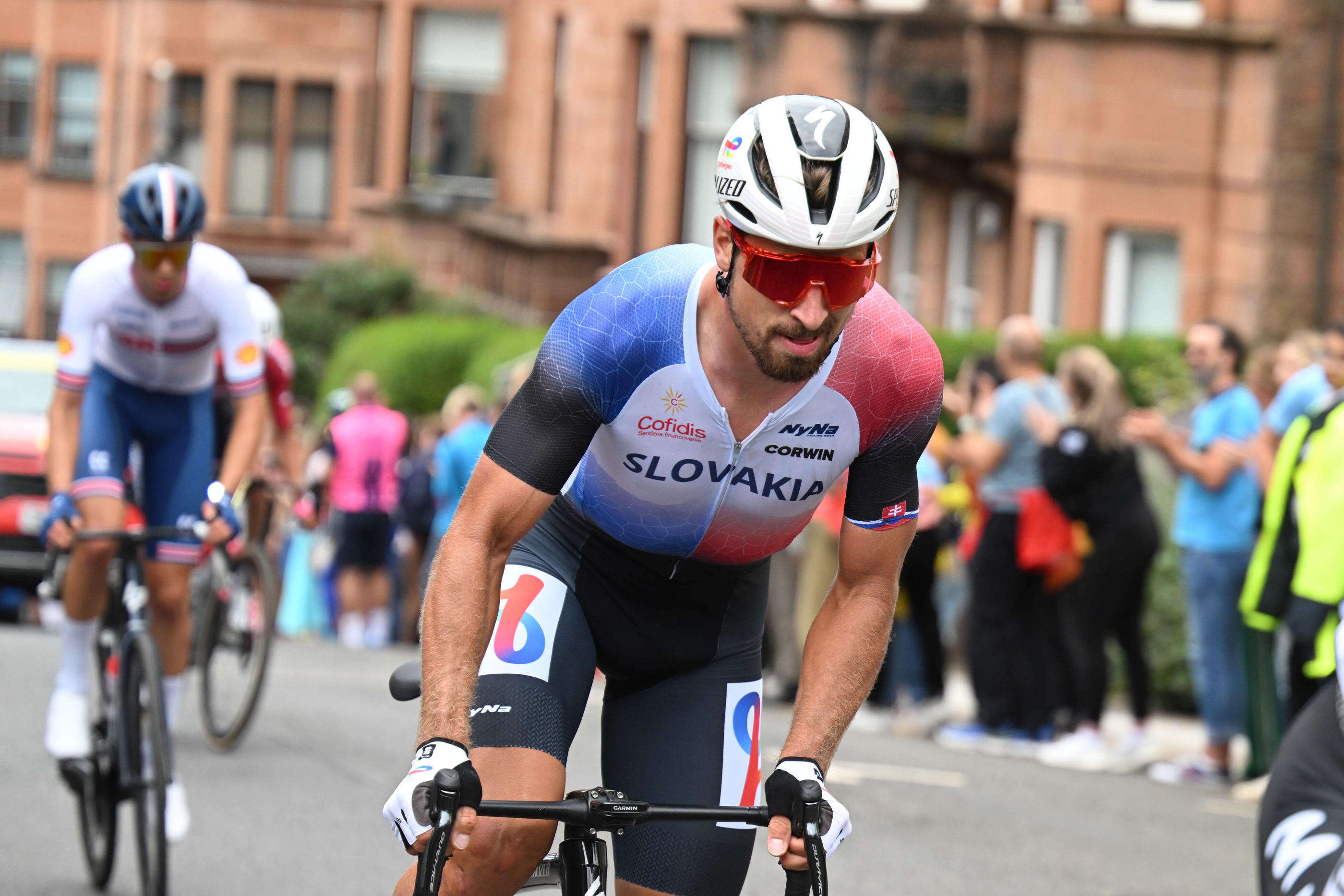 Cyclisme : quand Peter Sagan dédicace son autobiographie en pleine ascension au Tour de Hongrie