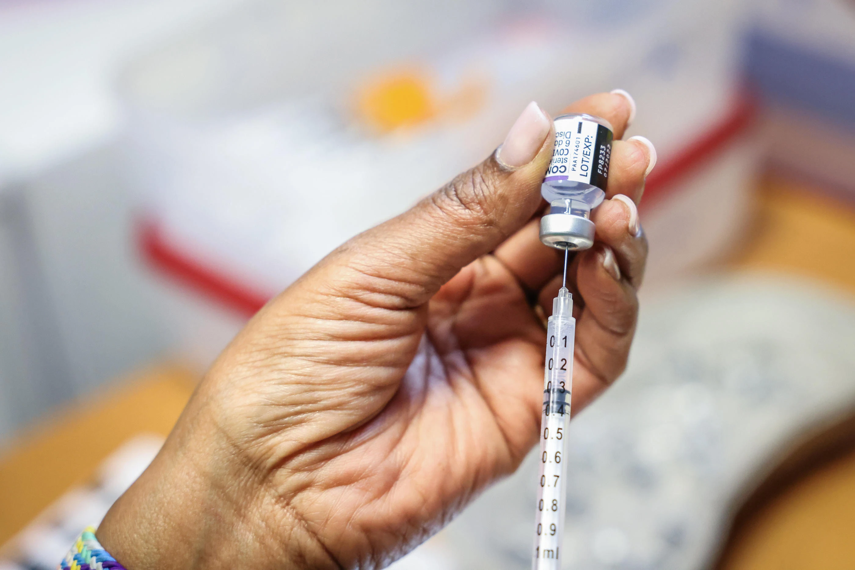 Vaccination contre le Covid : une nouvelle dose recommandée pour les personnes fragiles dès avril