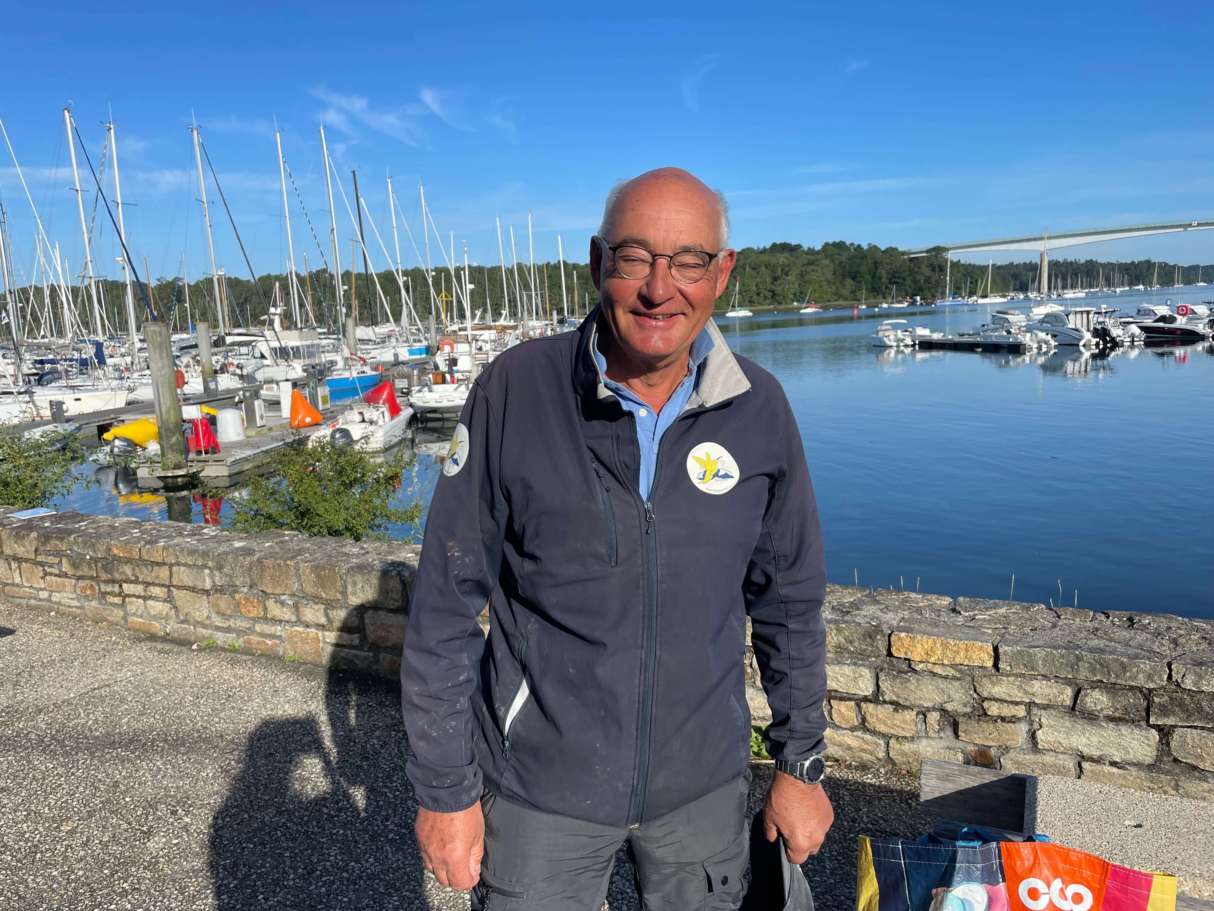 Finistère : Jérôme Picard, dentiste au grand cœur, part soigner des enfants partout dans le monde à bord de son voilier