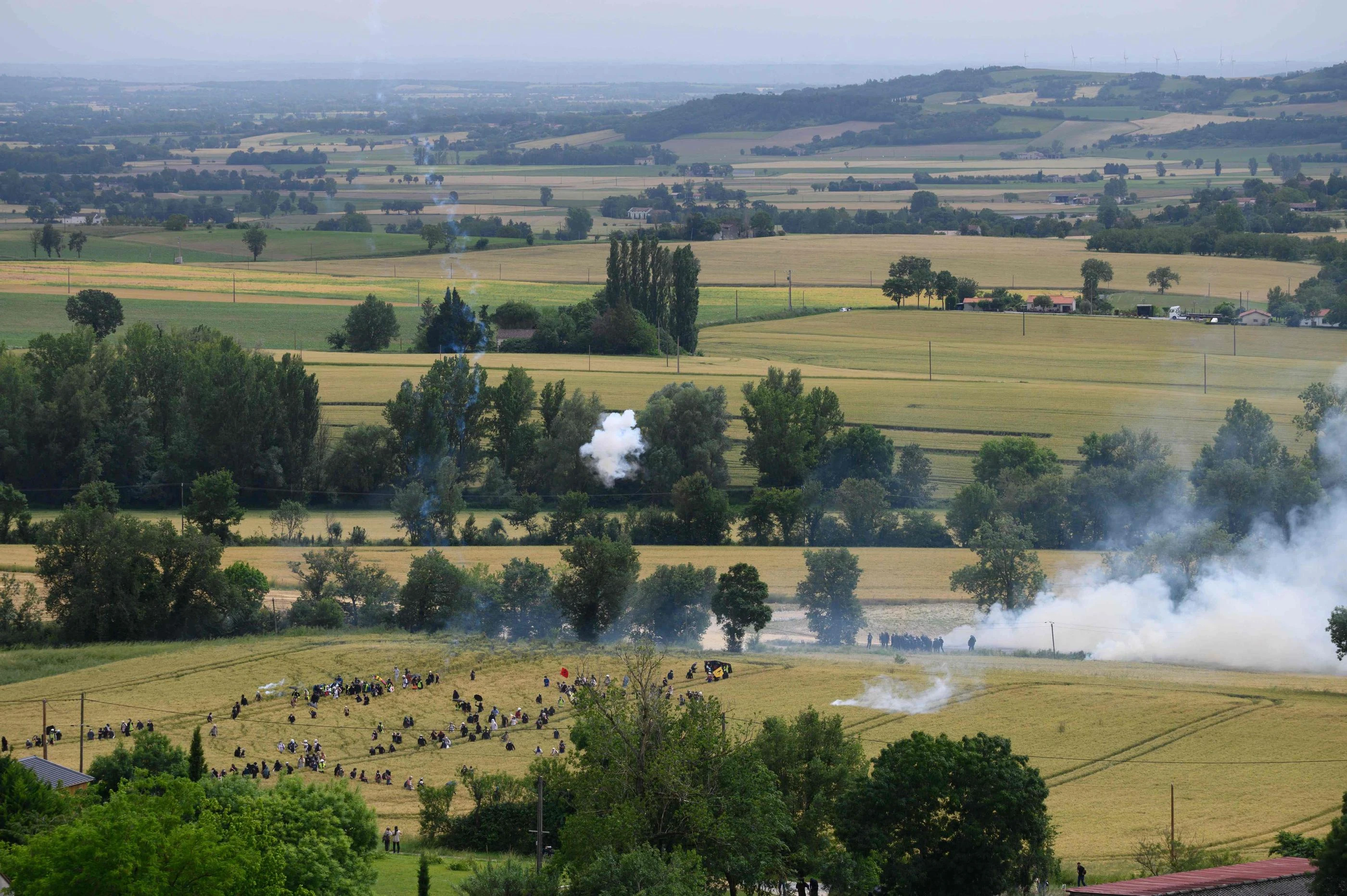 Mobilisation contre l’A69 : des affrontements violents entre la police et les manifestants