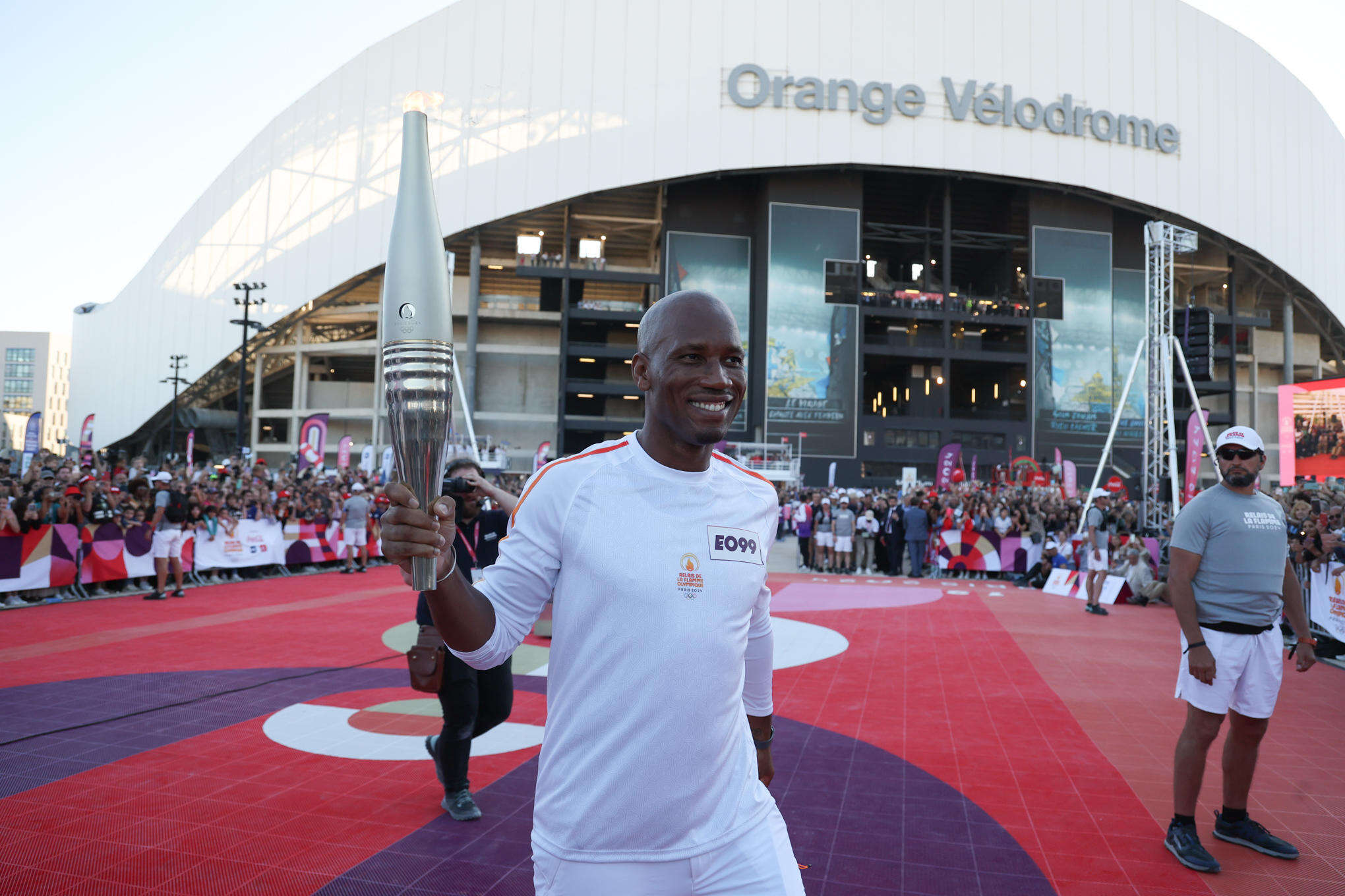 JO Paris 2024 : les images de l’embrasement du chaudron par Didier Drogba au stade Vélodrome