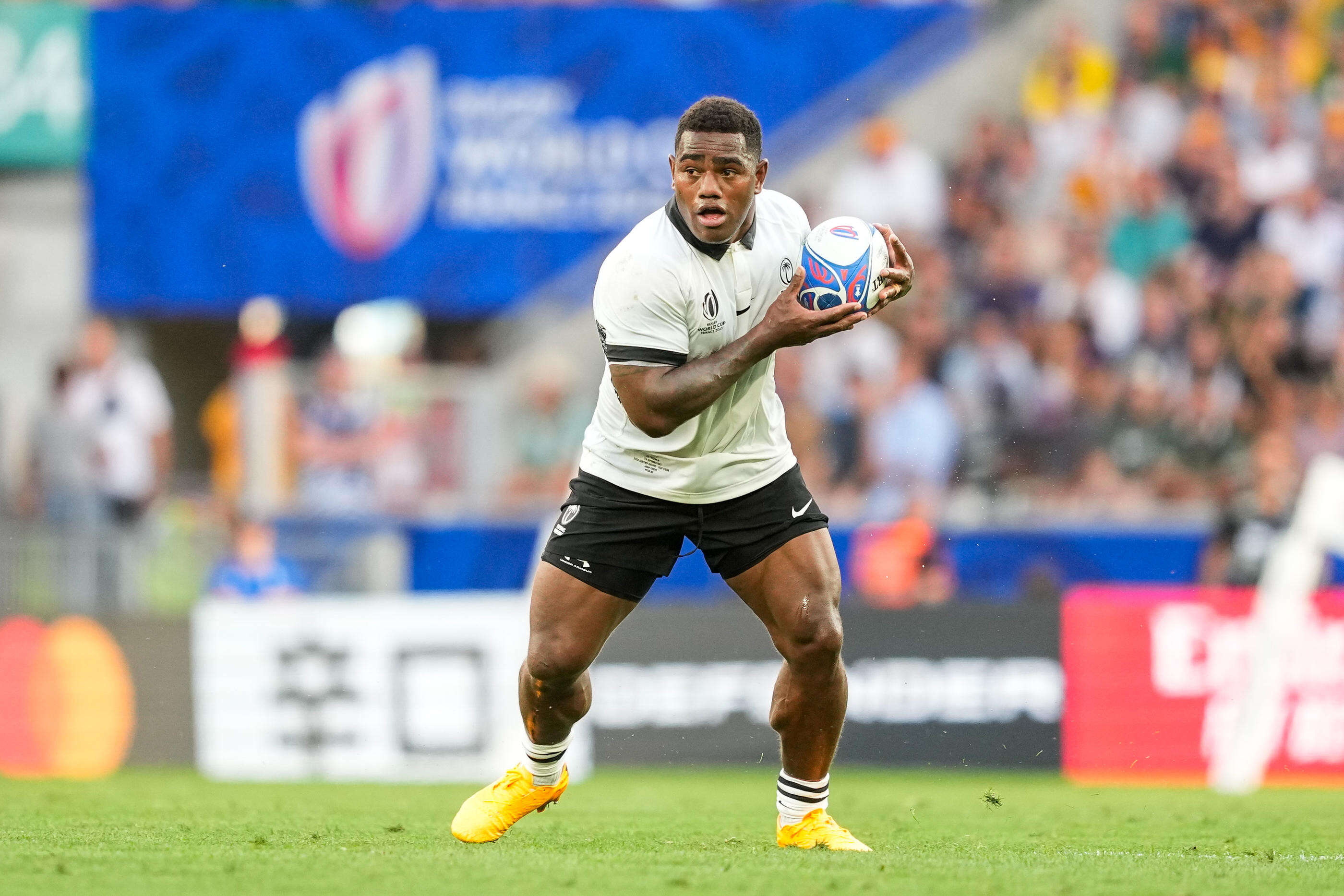 « Ce qu’il est capable de faire, c’est monstrueux » : Josua Tuisova, l’attraction du Racing 92 enfin d’attaque