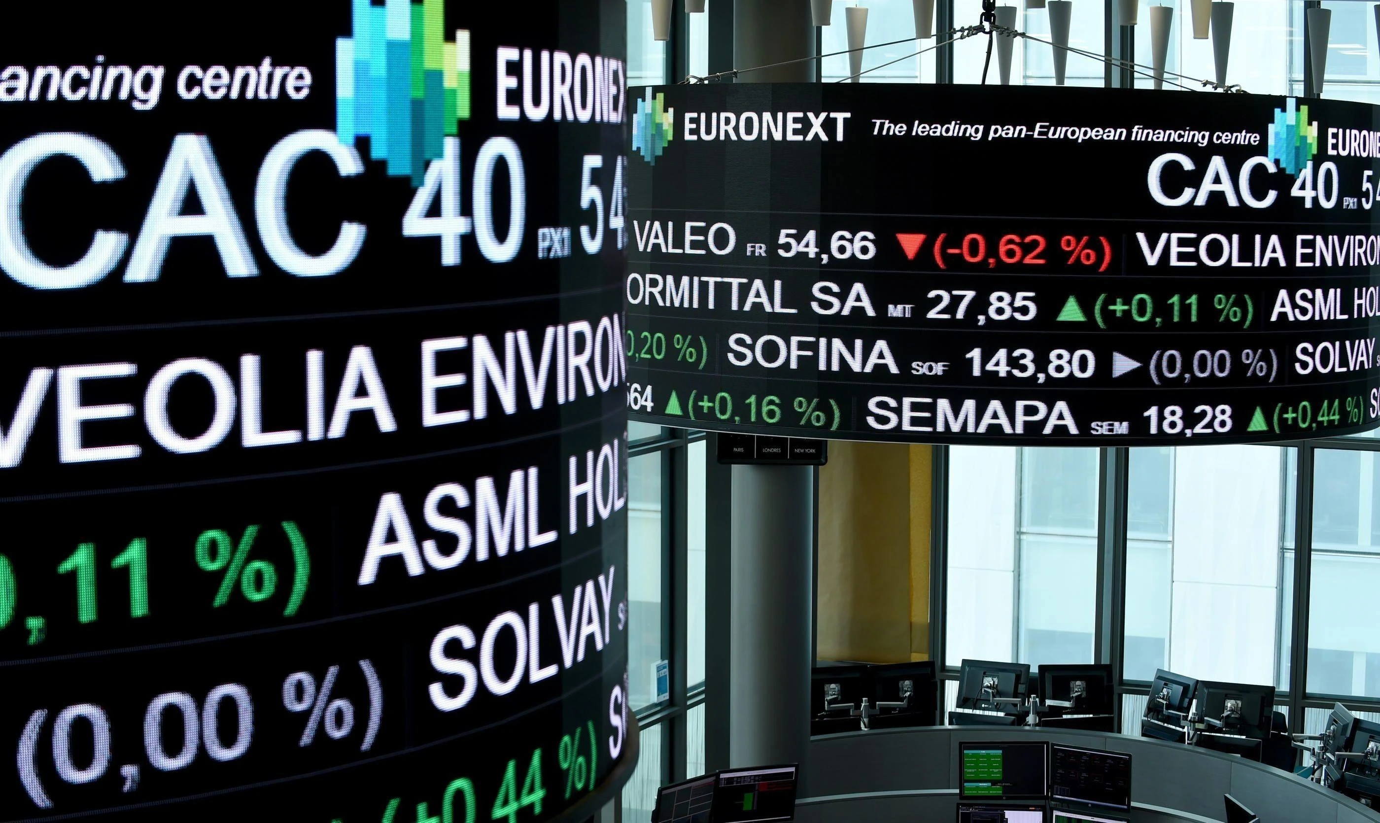 La Bourse de Paris ouvre en baisse modérée après des élections législatives sans majorité