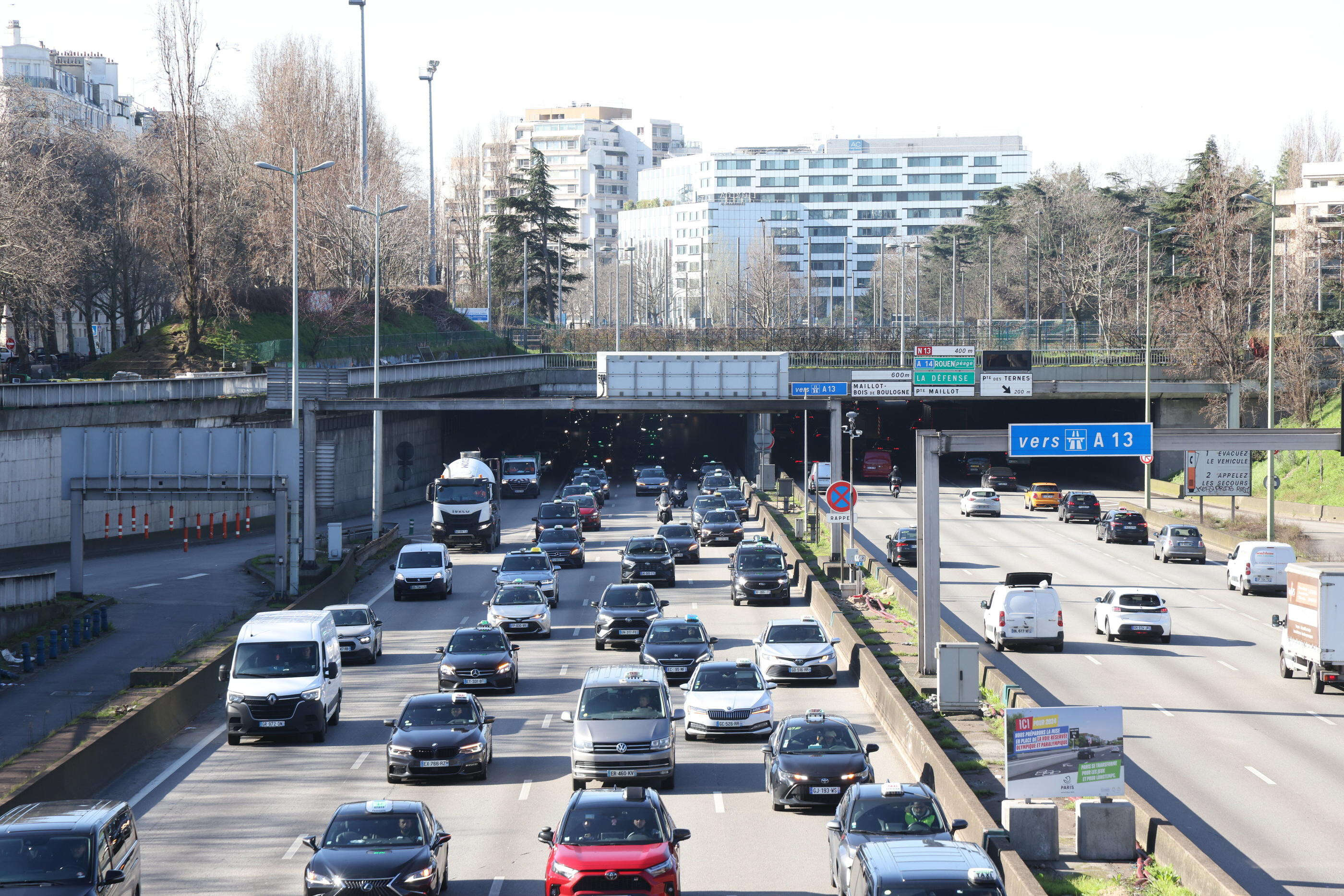 Circulation à Paris avant les JO : des bouchons sur le périphérique ouest, le pont du Garigliano saturé