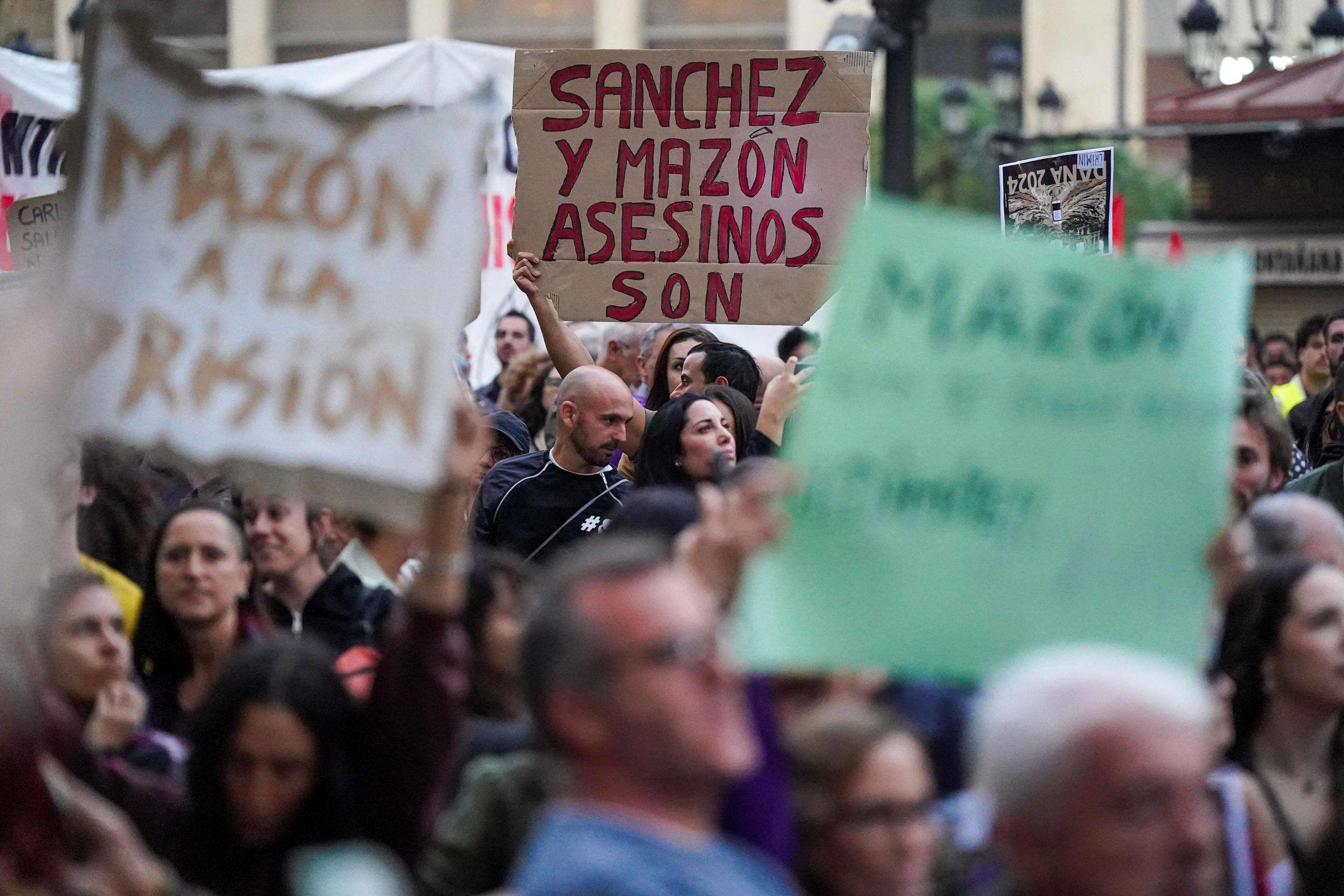 Des manifestations à Valence ciblent les autorités « tachées de sang » après les inondations meurtrières