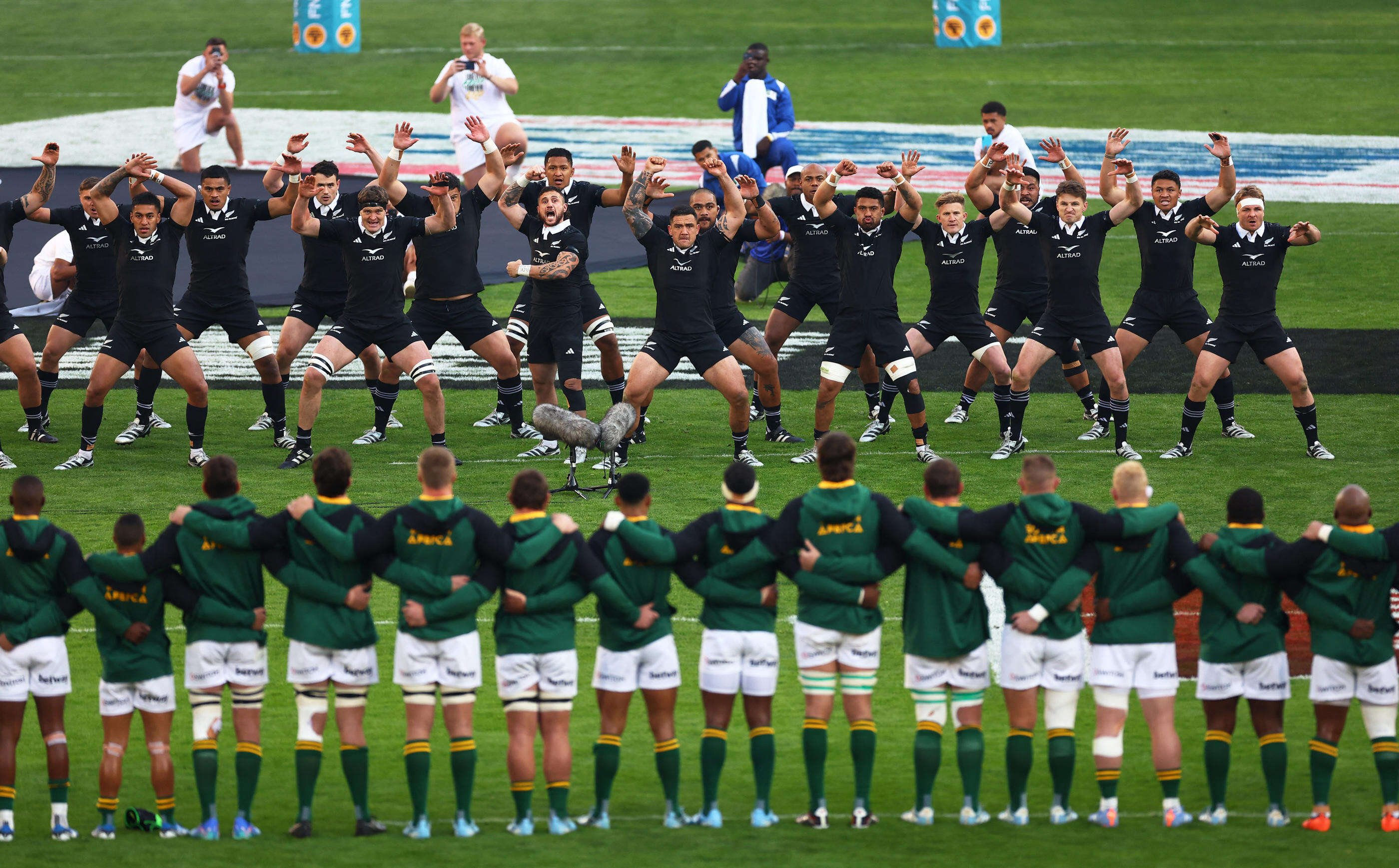 Rugby : les All Blacks acceptent les excuses sud-africaines après l’interruption du haka par des feux d’artifice