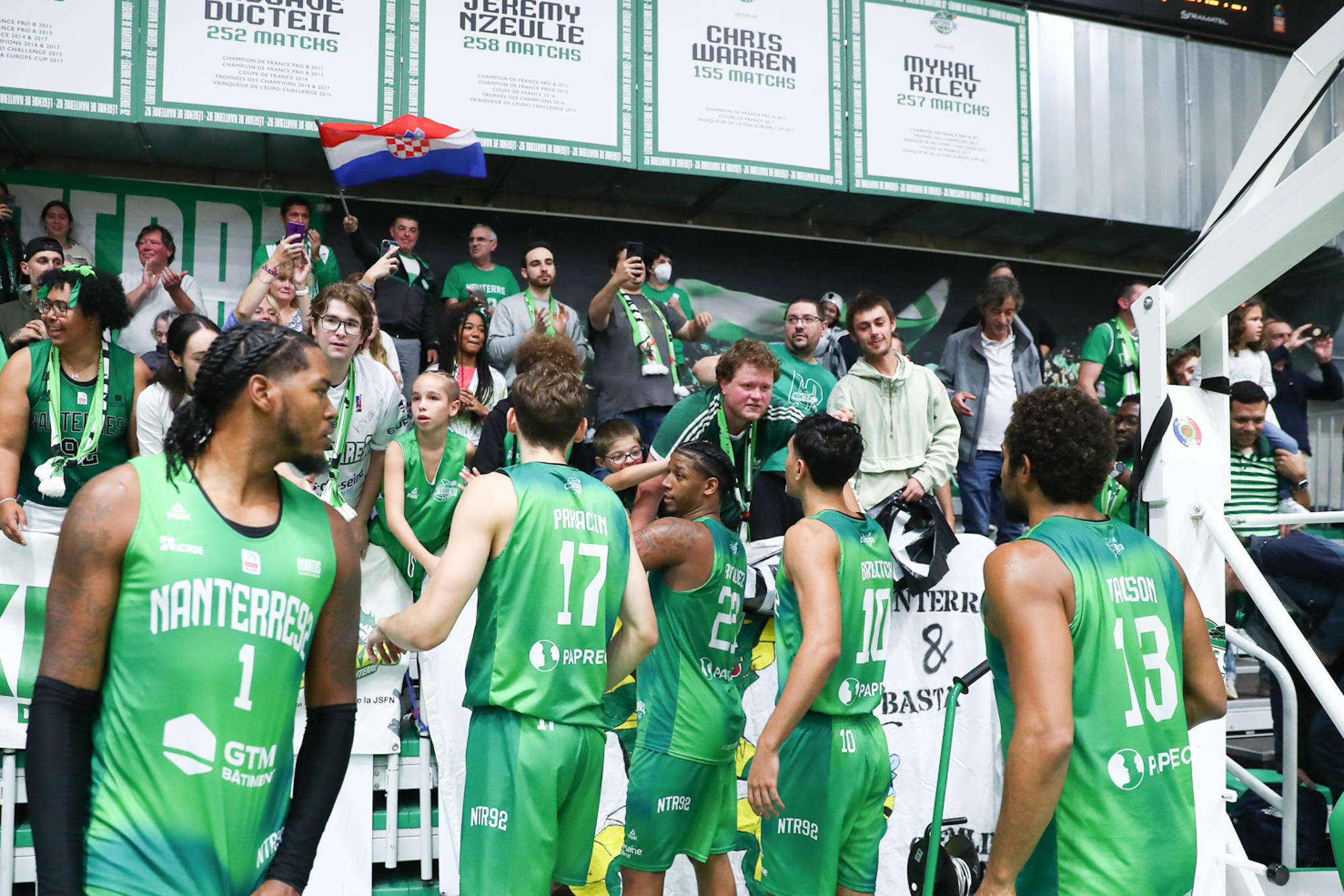 Betclic Elite : Nanterre assure, T.J Shorts conduit le Paris Basketball à la victoire