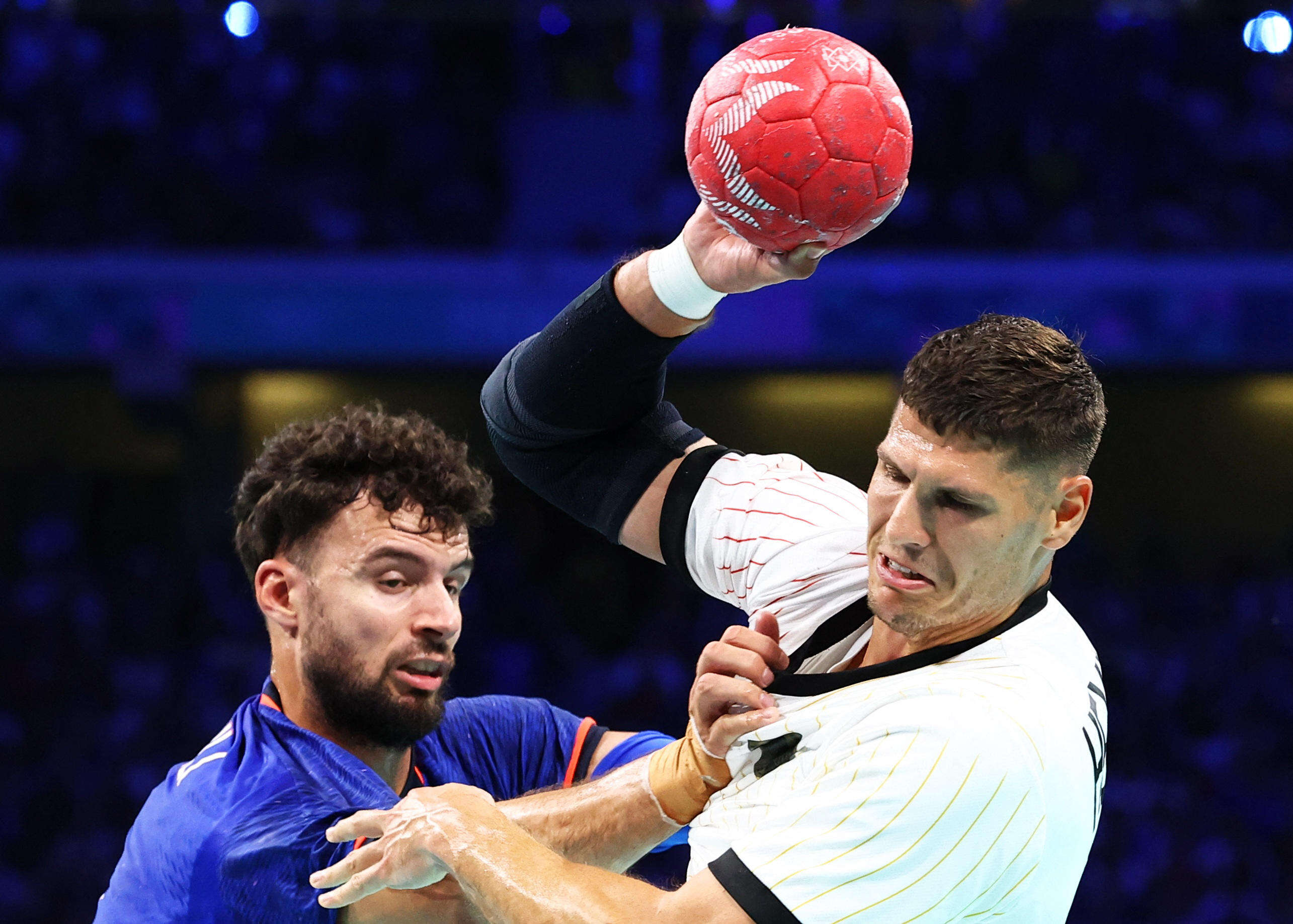 JO Paris 2024, hand : coup de tonnerre, les Bleus sont éliminés par l’Allemagne après prolongation (35-34)