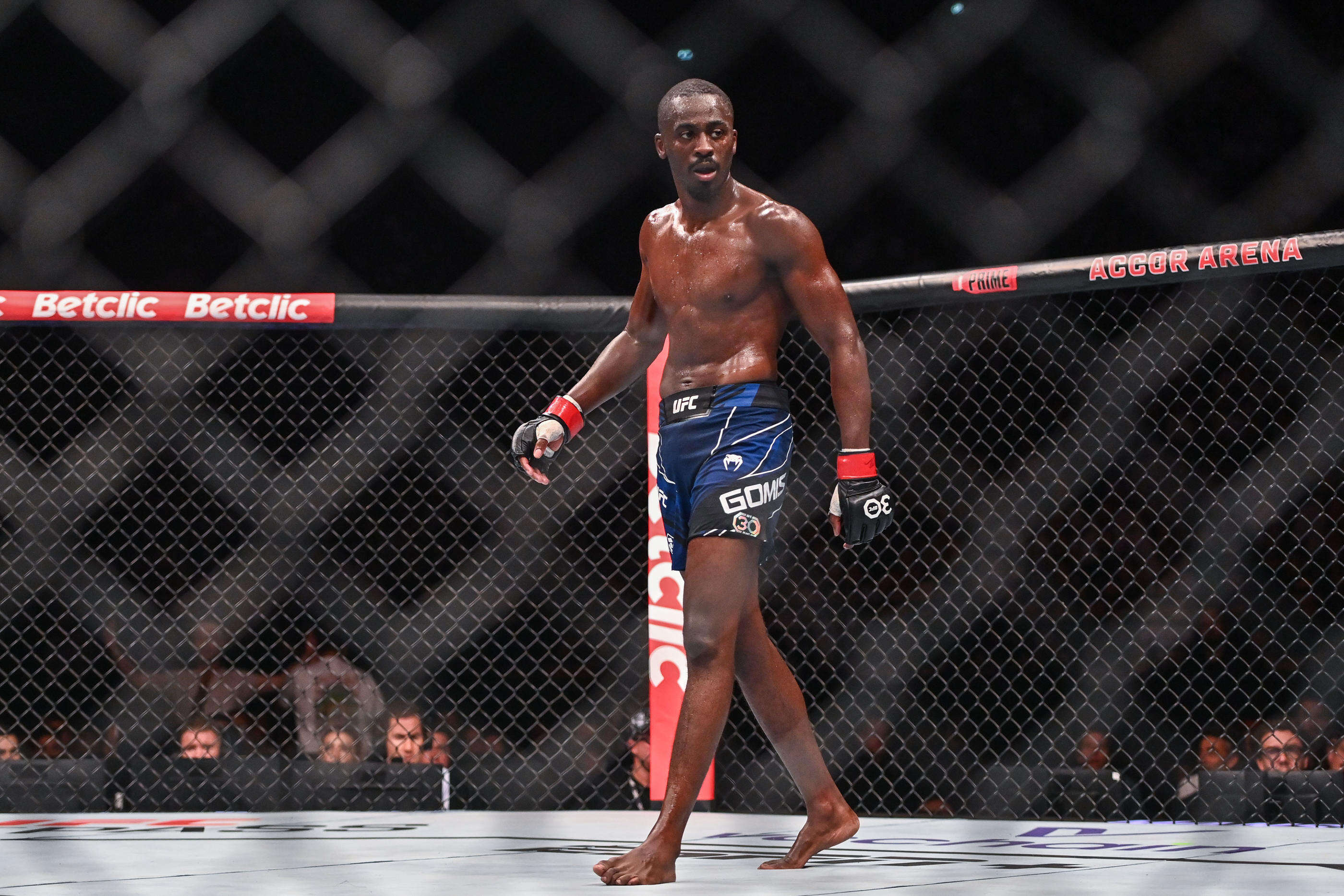 MMA : le combat de William Gomis à l’UFC annulé pour raisons médicales, le Français jugé inapte après sa pesée