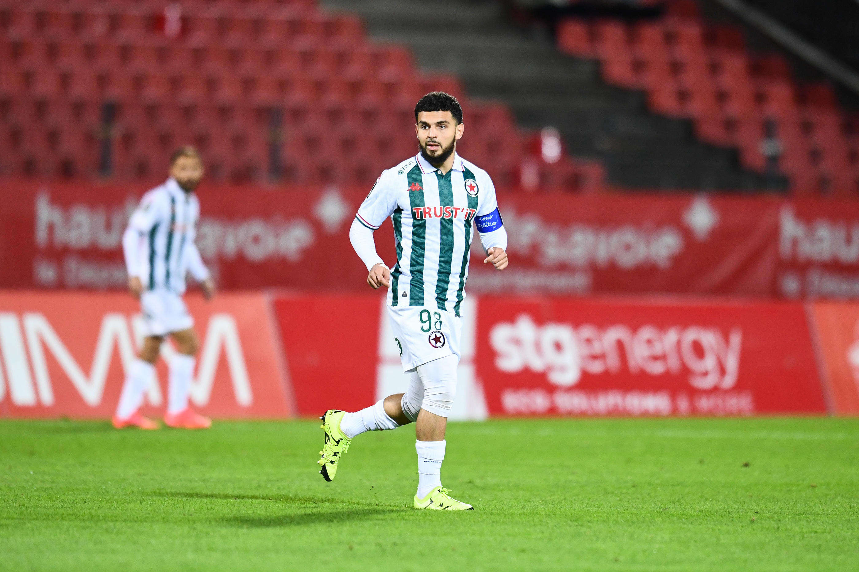 « Je lobe et je la vois rentrer tout doucement » : Ryad Hachem décrypte son but fabuleux pour le Red Star