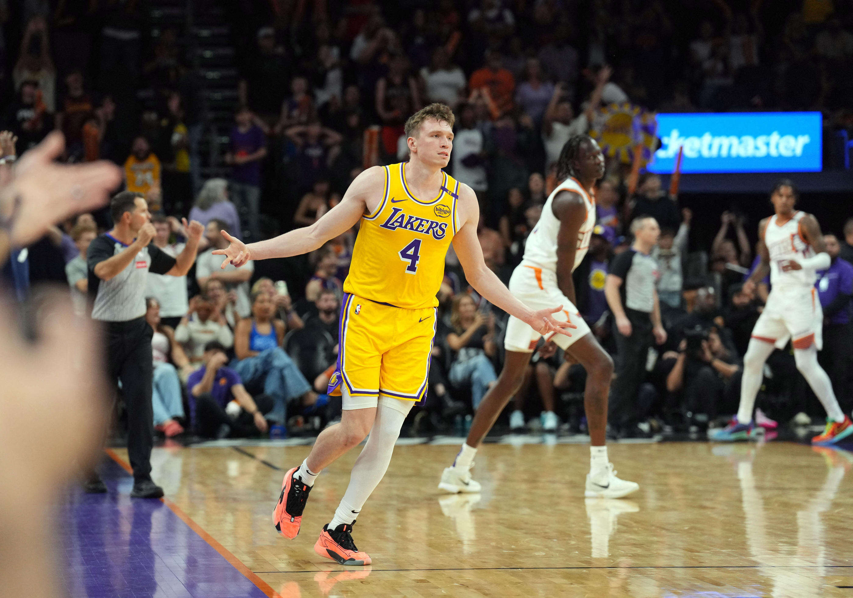 NBA : 20 points consécutifs, 35 au total… l’incroyable performance du rookie des Lakers Dalton Knecht