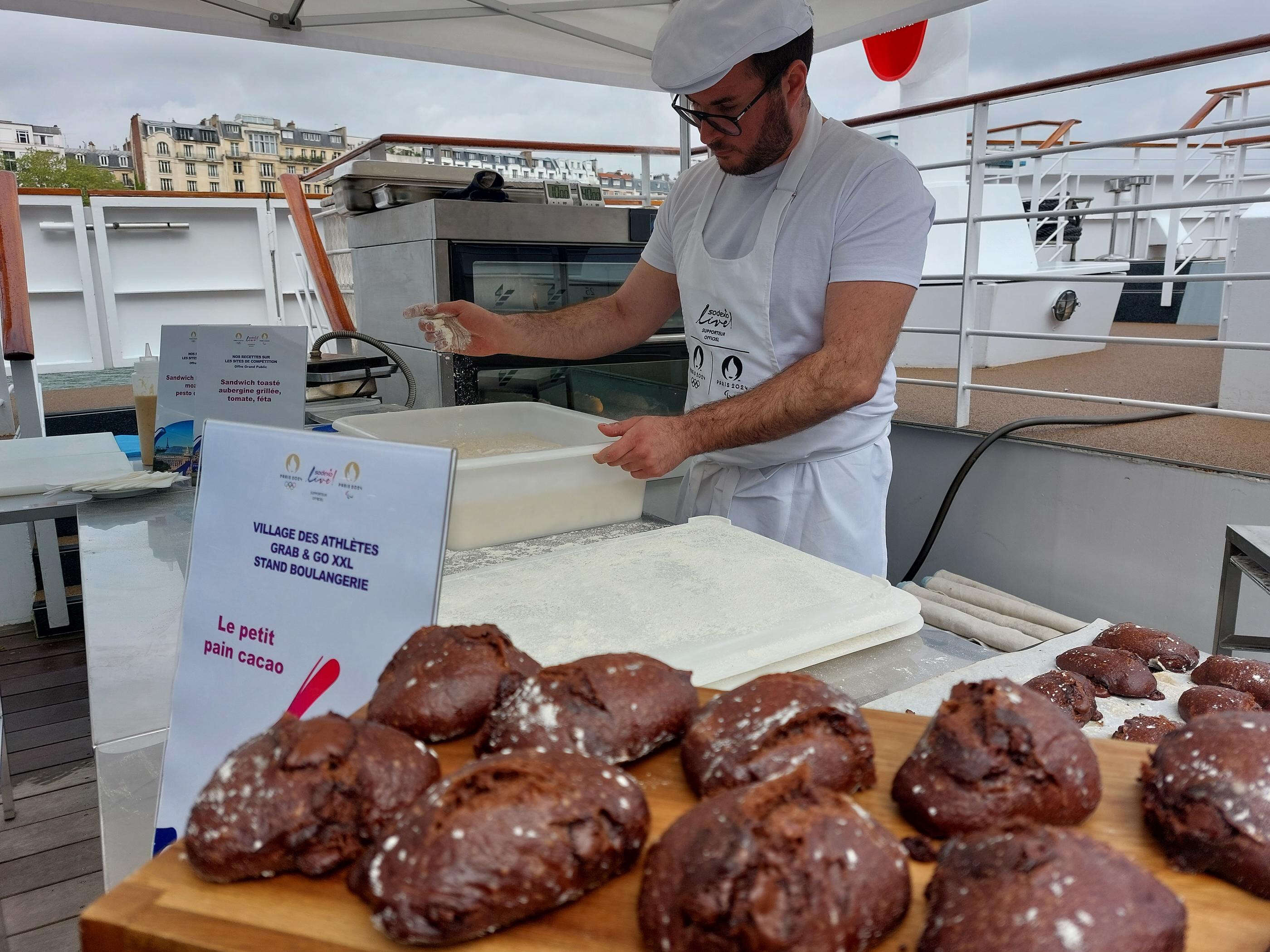 Brandade de morue, porc haché au basilic thaï… Découvrez les plats proposés aux athlètes du village olympique