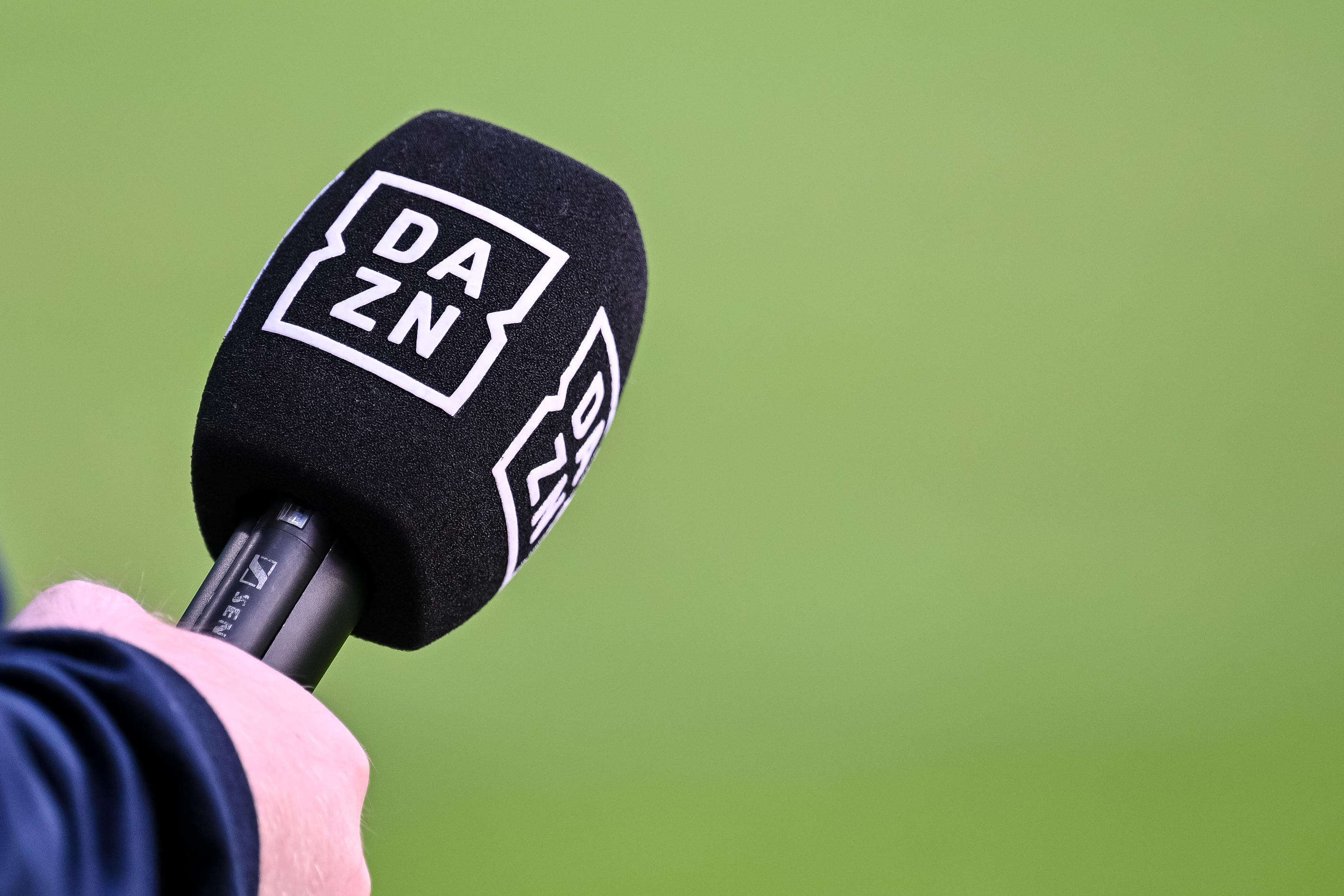 Droits TV : Shay Segev, patron de DAZN, estime le prix de l’abonnement à la Ligue 1 « juste »