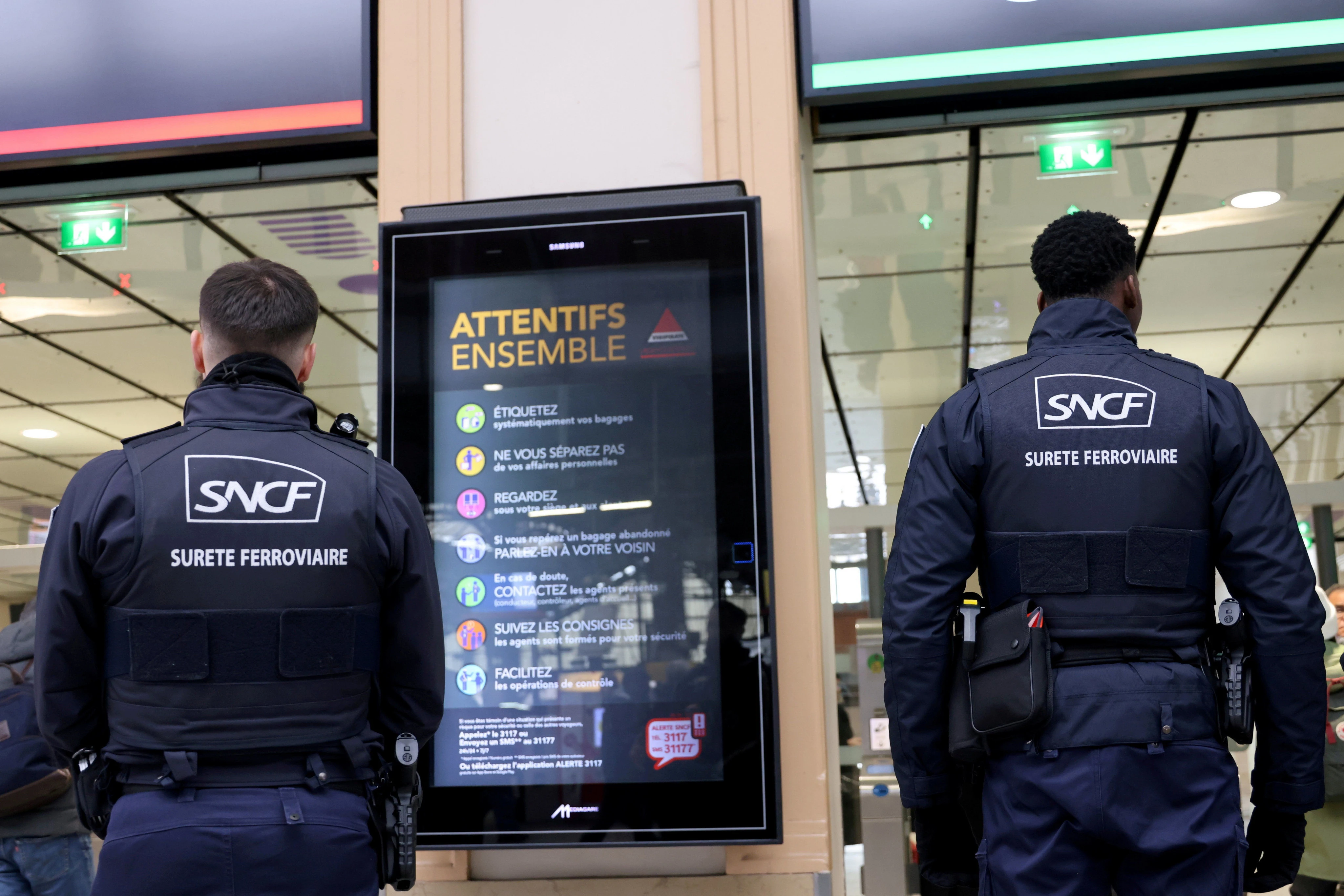 Paris : un homme armé d’un hachoir neutralisé de quatre balles par des agents de la Sûreté ferroviaire