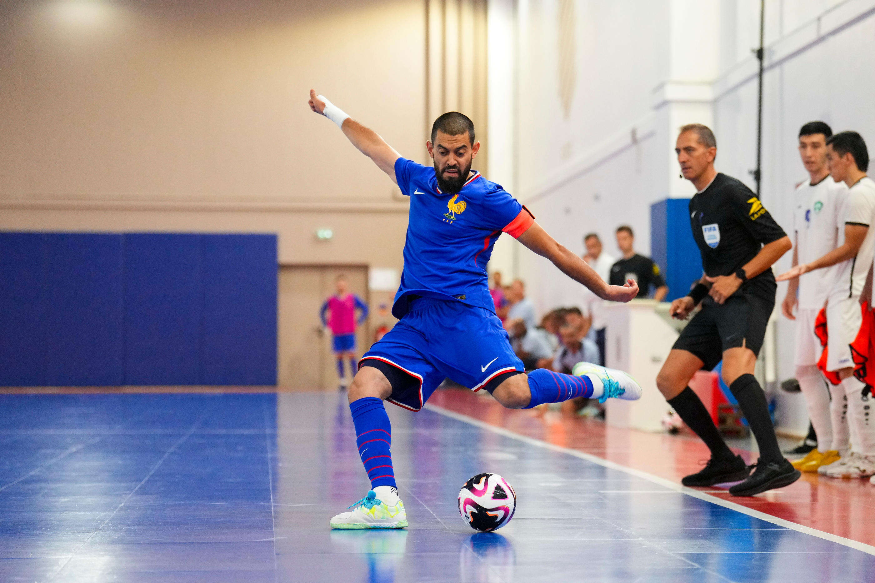 « Pas là pour pleurnicher » : les Bleus du futsal déjà tournés vers la quête de la médaille de bronze au Mondial