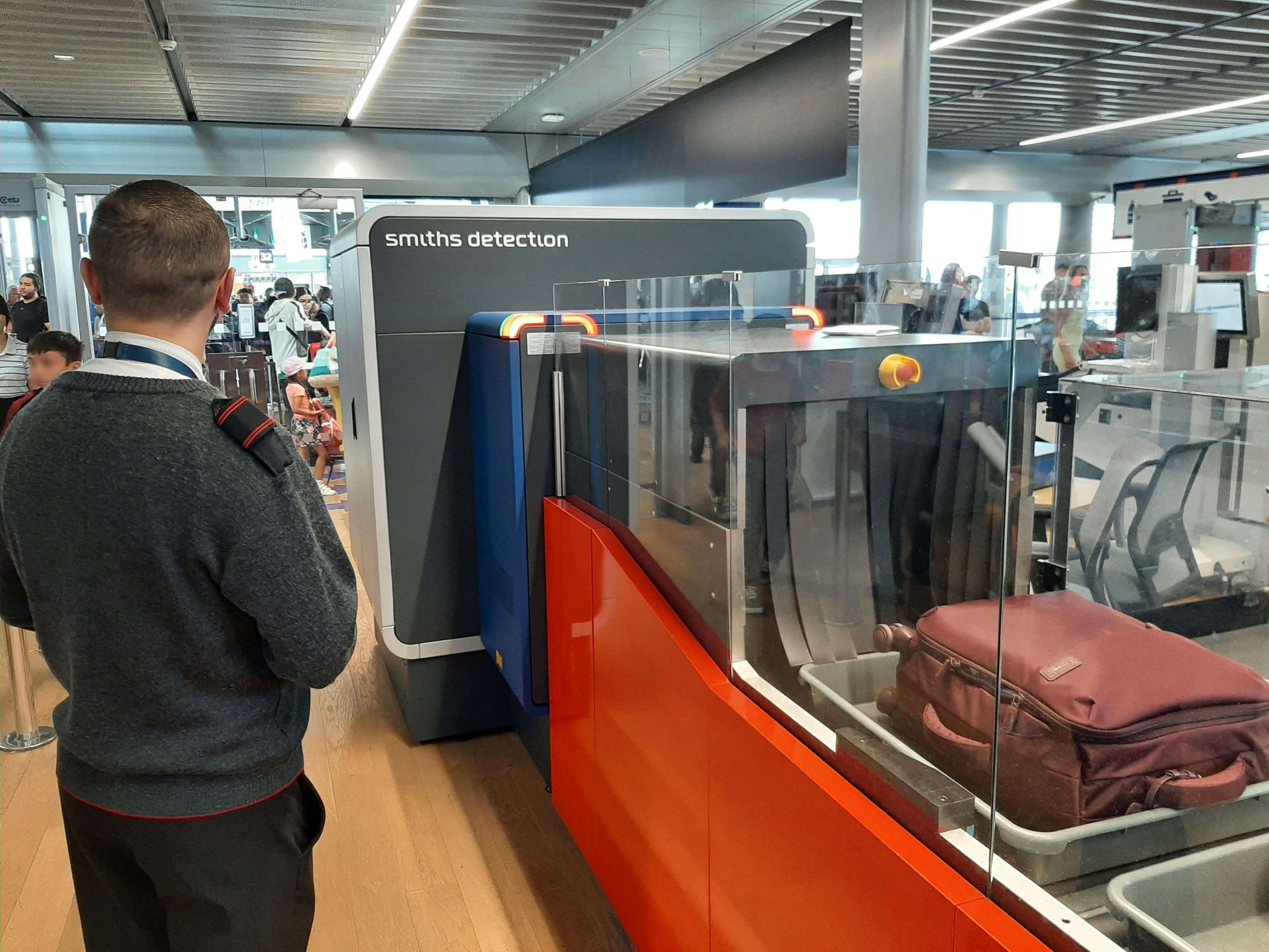 Un bagage pouvant contenir des explosifs intercepté, l’aéroport de Perpignan évacué