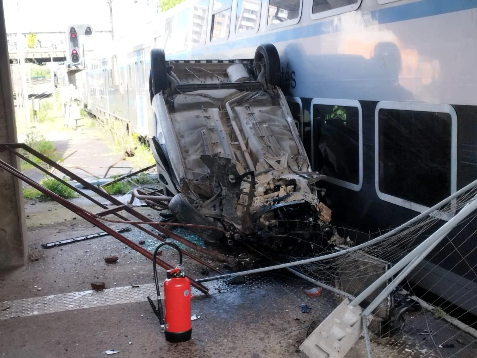 Le RER C heurte un véhicule tombé sur les voies : le trafic fortement perturbé