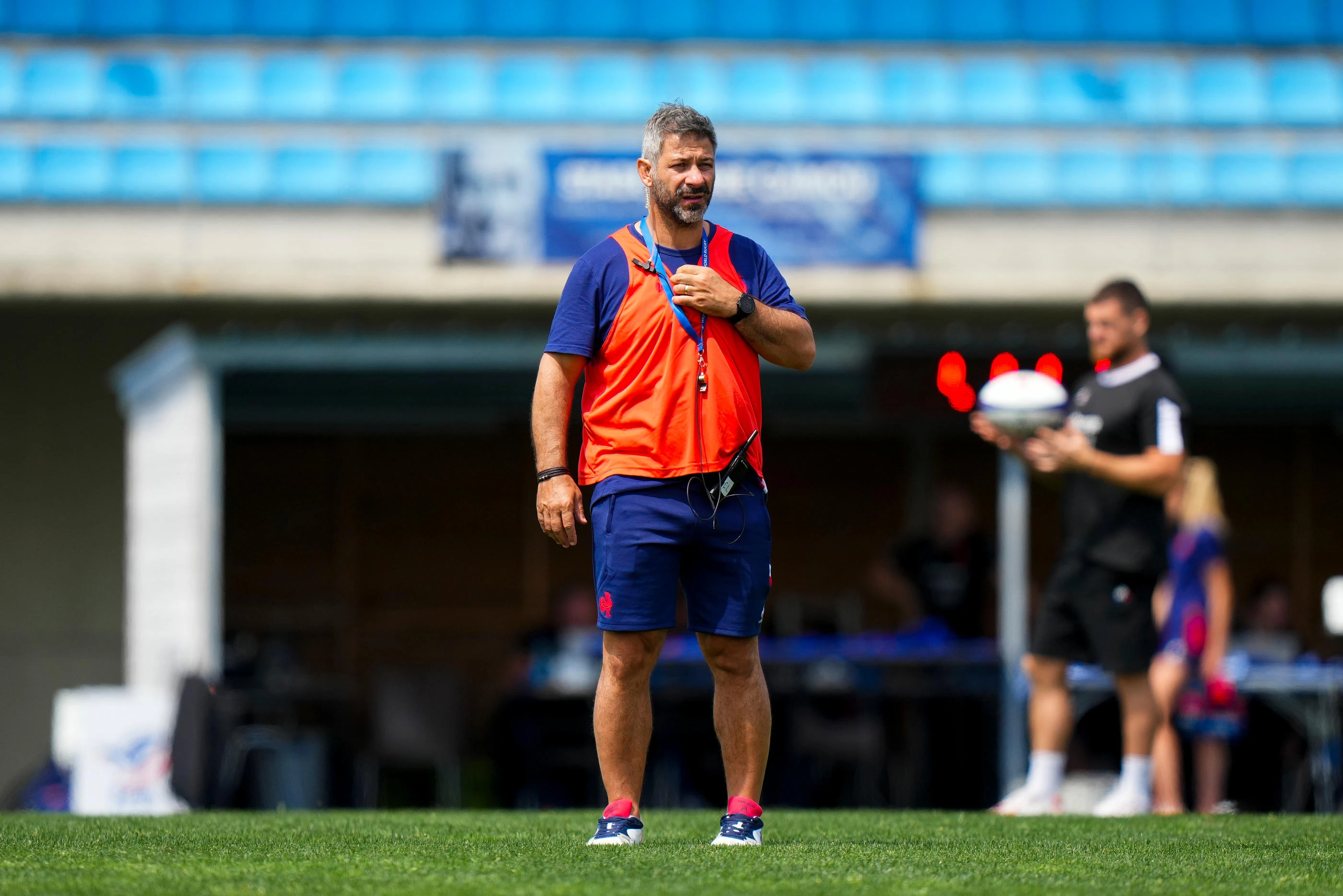 Mondial de rugby U20 : « On a des joueurs qui ne boivent jamais une goutte d’alcool », assure Sébastien Calvet