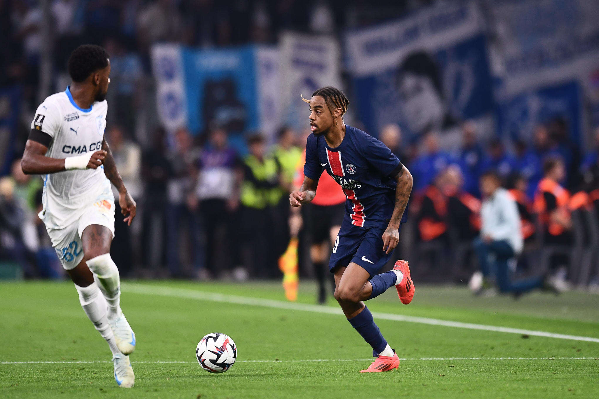 OM-PSG (0-3) : Bradley Barcola célèbre son but avec une danse en hommage à... Blaise Matuidi