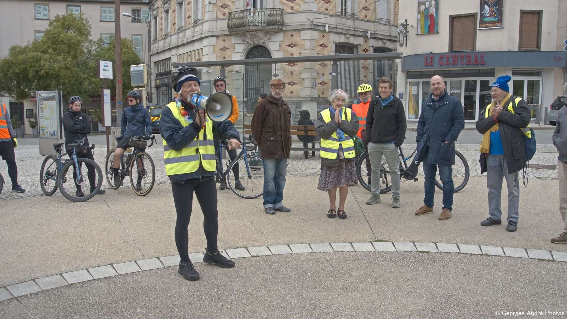 Mobilisation pour la réouverture de la ligne de trains entre Clermont-Ferrand et Saint-Étienne