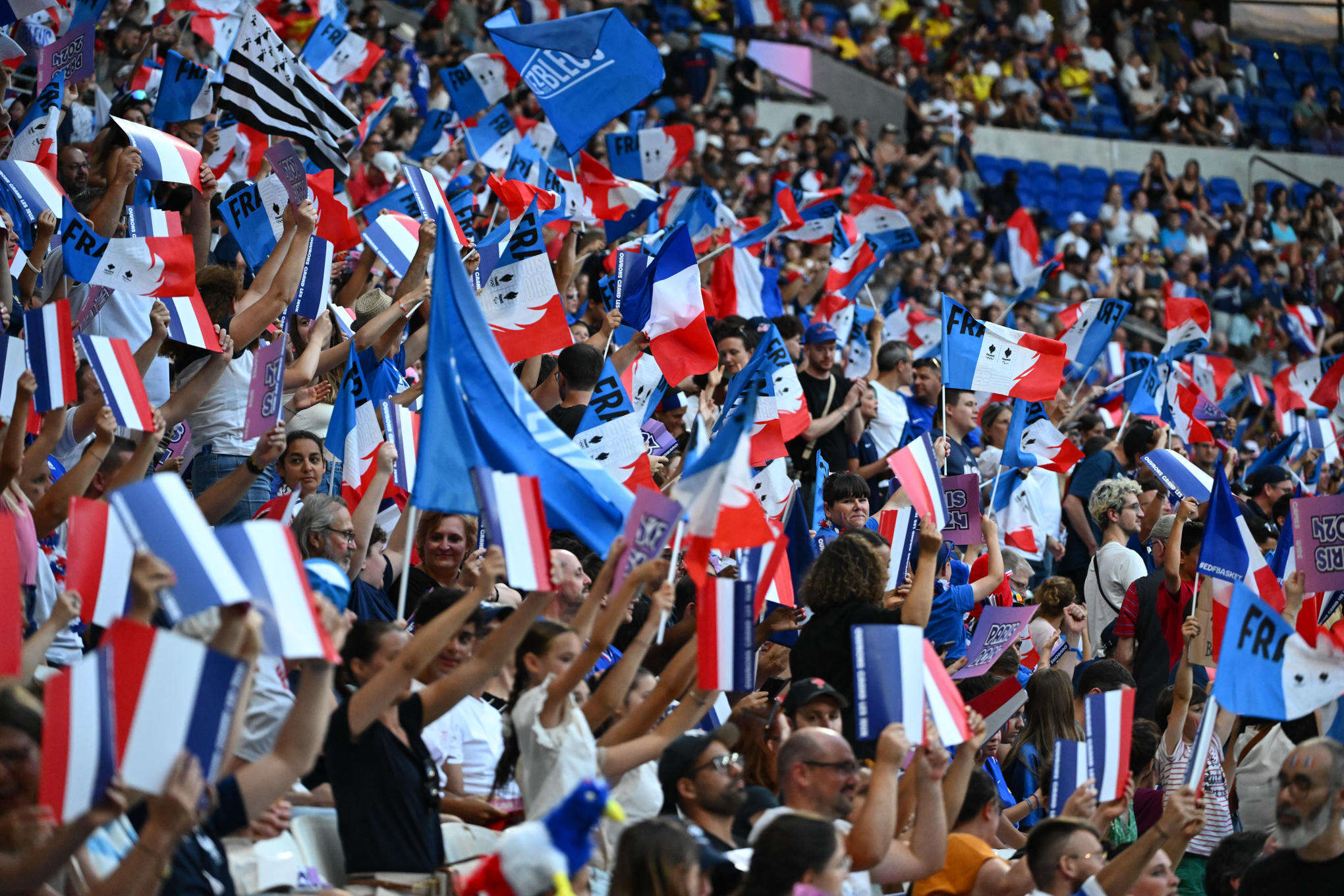 France - Colombie (3-2) : le public lyonnais a « kiffé » avec le match complètement flou des Bleues du foot