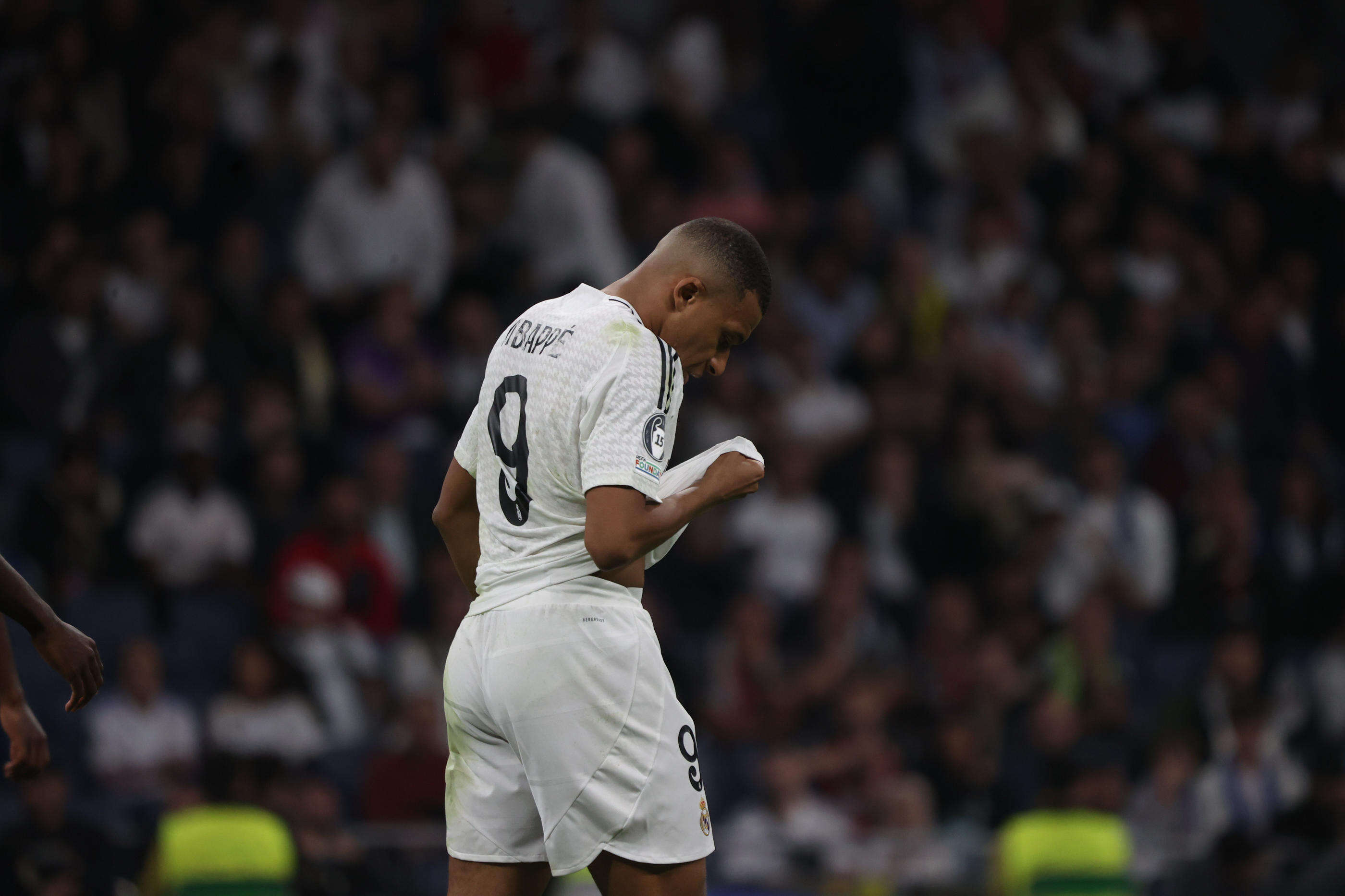 « Ça ne peut pas être pire » : le Real Madrid et Kylian Mbappé pas épargnés après la défaite contre l’AC Milan