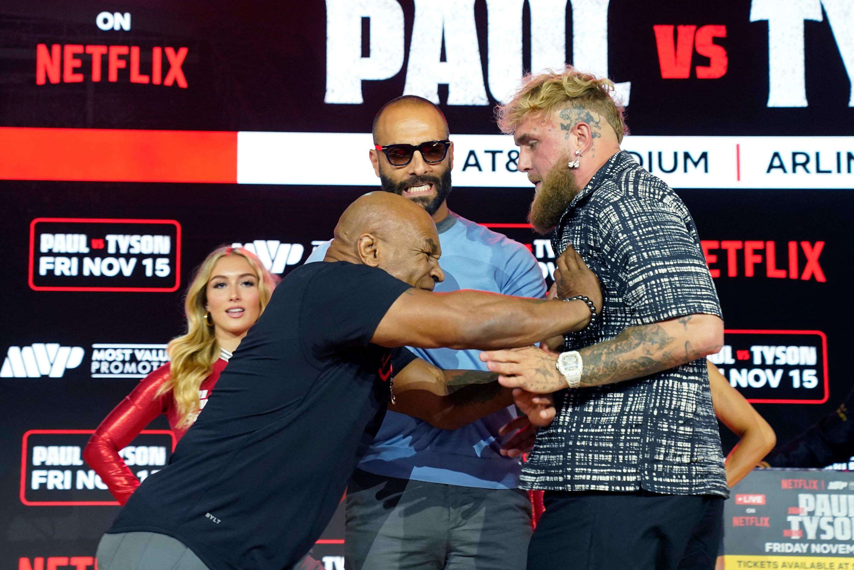 Boxe : bousculades, trash talk… Mike Tyson et Jake Paul se chauffent à trois mois de leur combat