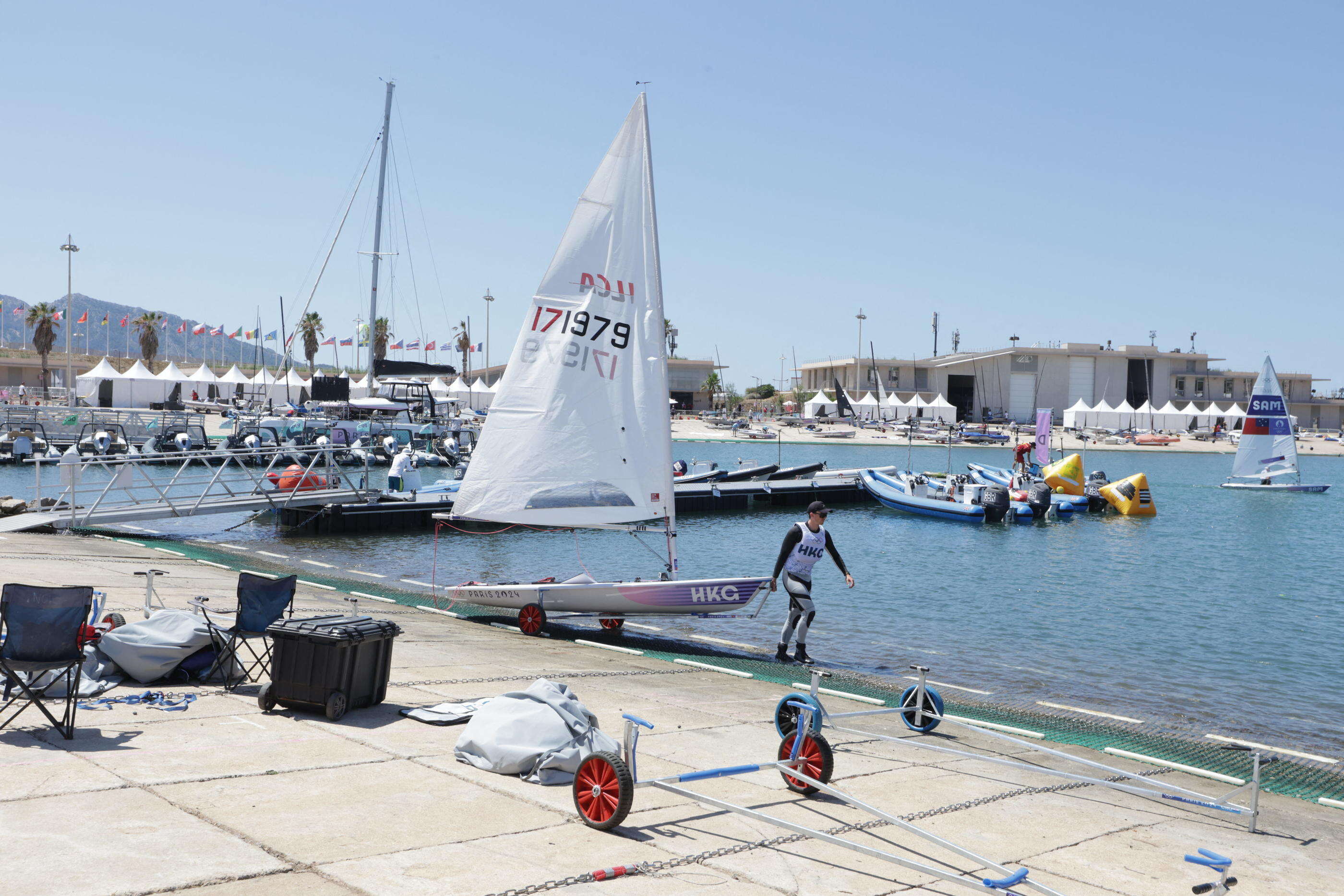 JO 2024 : trois agents de sécurité soupçonnés d’avoir revendu des places de parking réservées pour la Marina olympique à Marseille