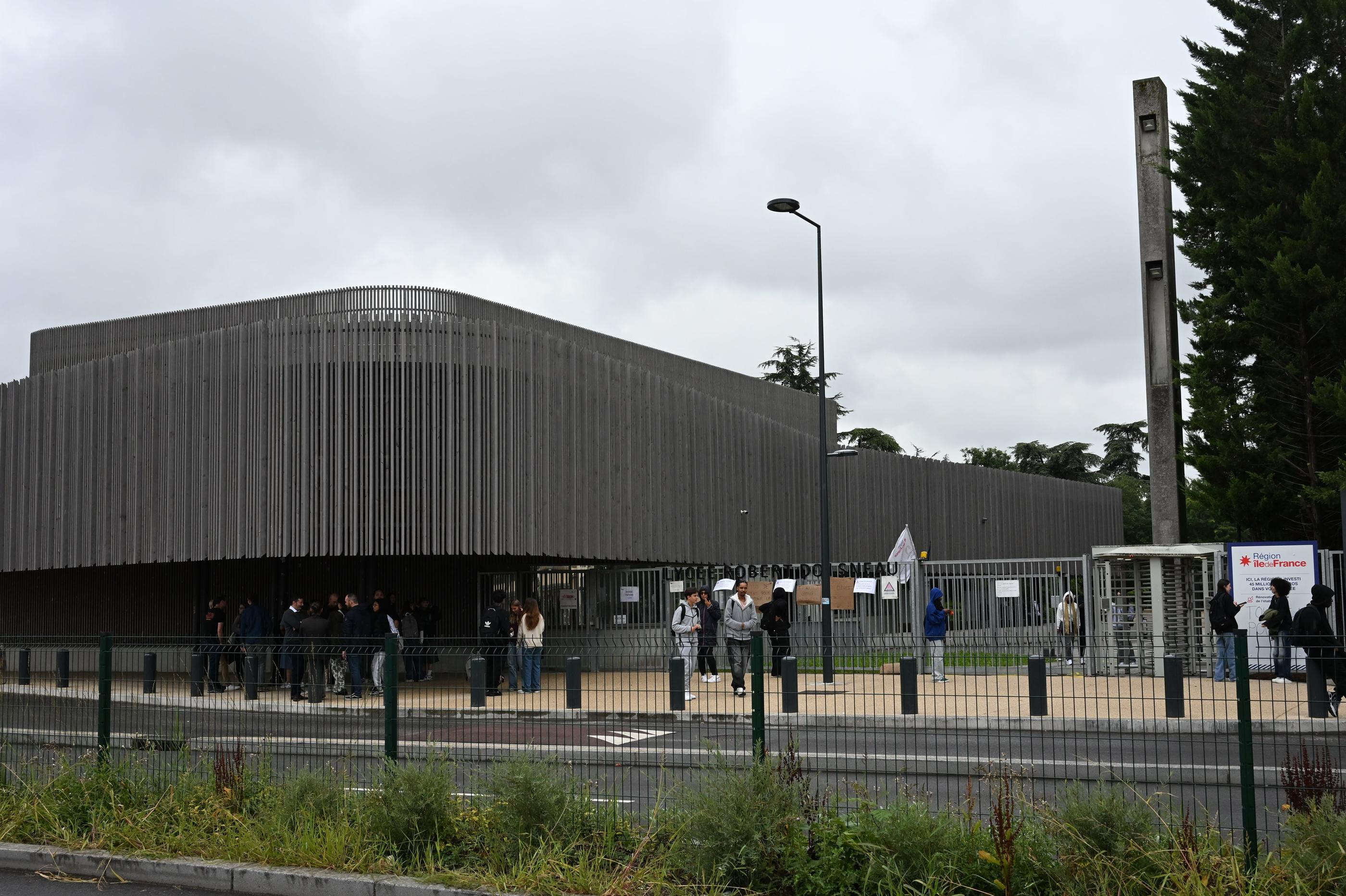 Corbeil-Essonnes : un professeur de lycée agressé après avoir confisqué une casquette