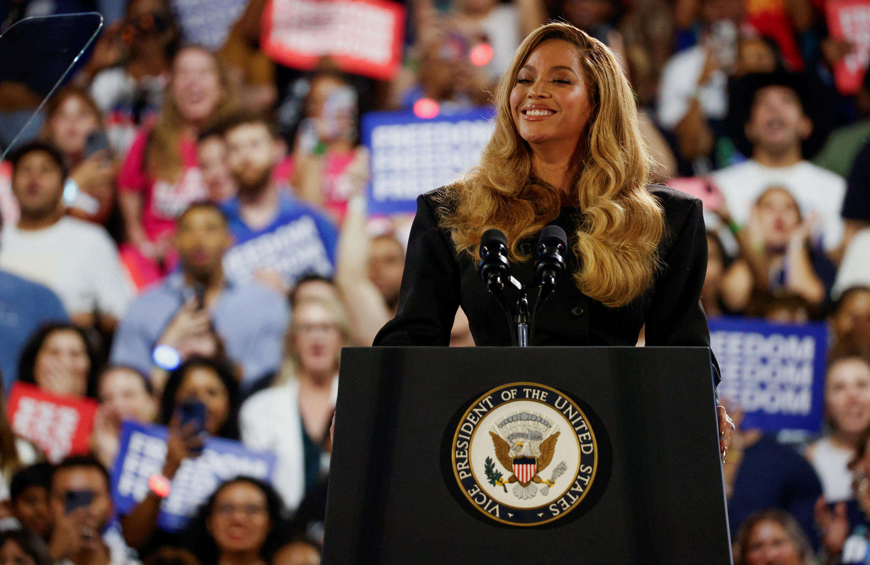 « Je suis ici en tant que mère », clame Beyoncé en soutien à Kamala Harris au Texas