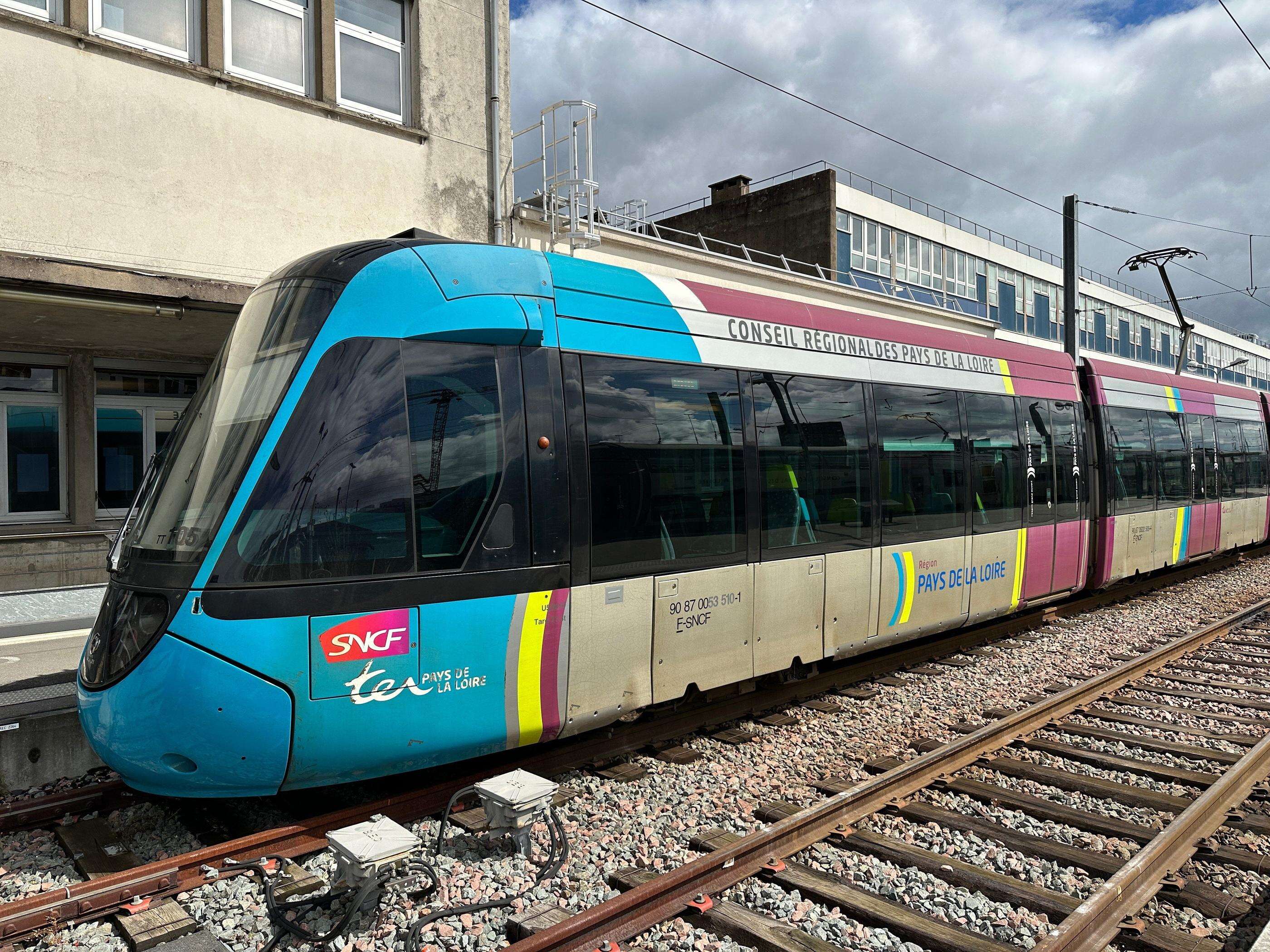 Vendée Globe 2024 : avant le départ, la SNCF demande aux voyageurs de ne pas prendre d’escabeaux dans le train