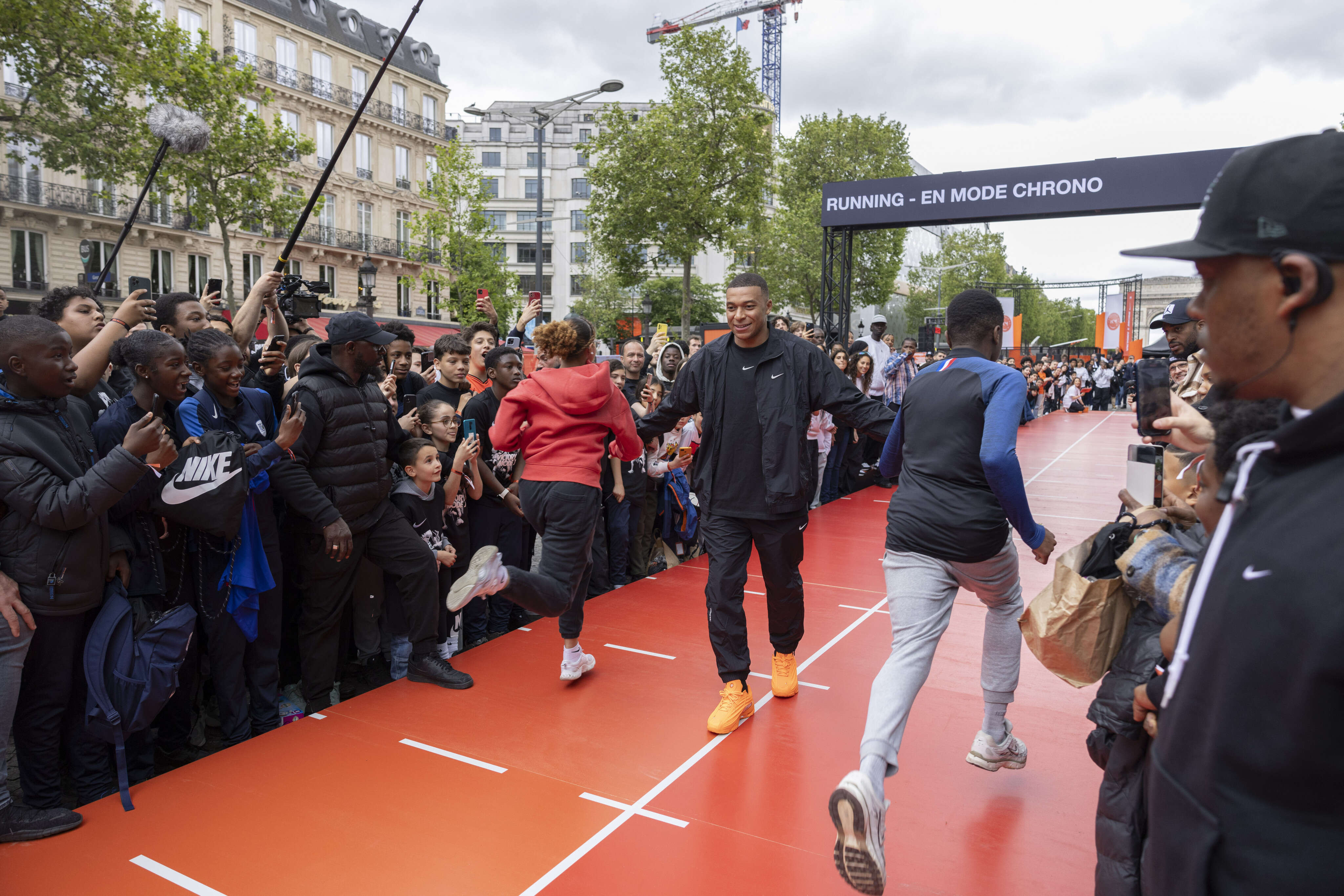 « Je n’attends pas grand-chose du résultat » : Kylian Mbappé accepte de courir un 100 m contre Usain Bolt