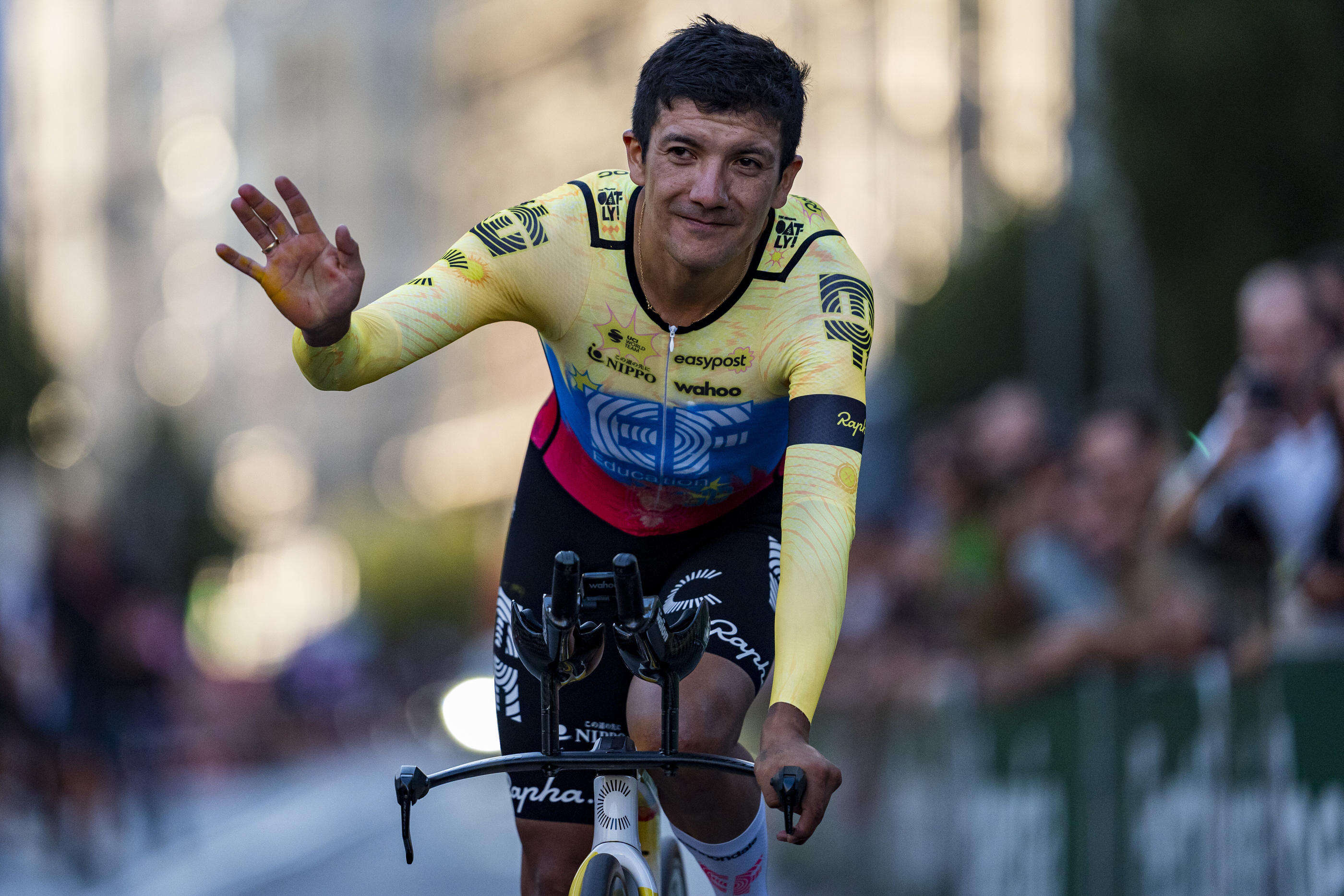 Mondiaux de cyclisme 2024 : Richard Carapaz forfait à cause de sa fille « opérée en urgence »