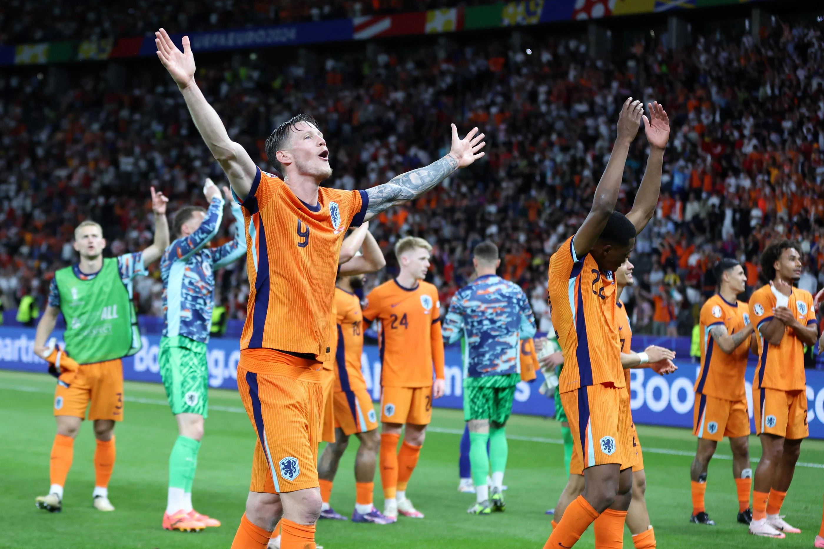 Audiences TV : TF 1 en tête avec le match Pays-Bas - Turquie