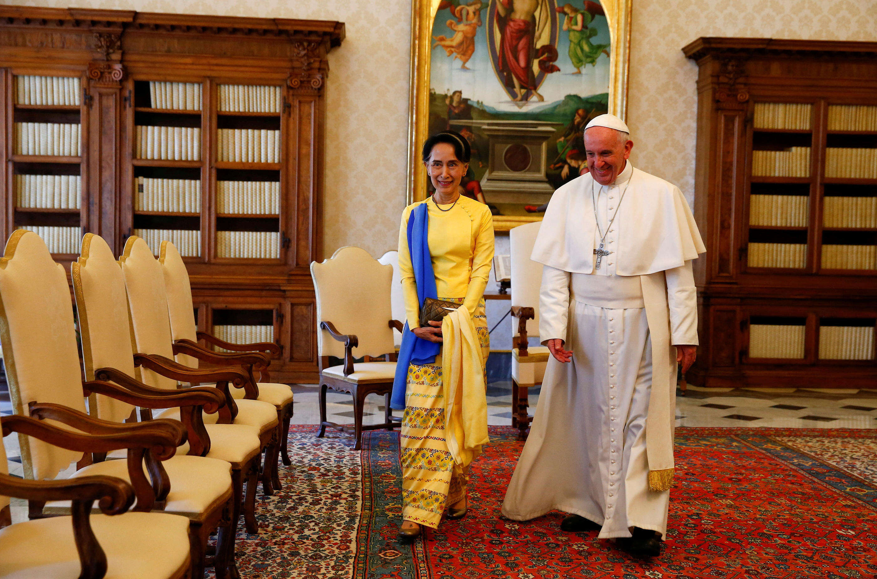 Le pape François se dit prêt à offrir l’asile à Aung San Suu Kyi au Vatican