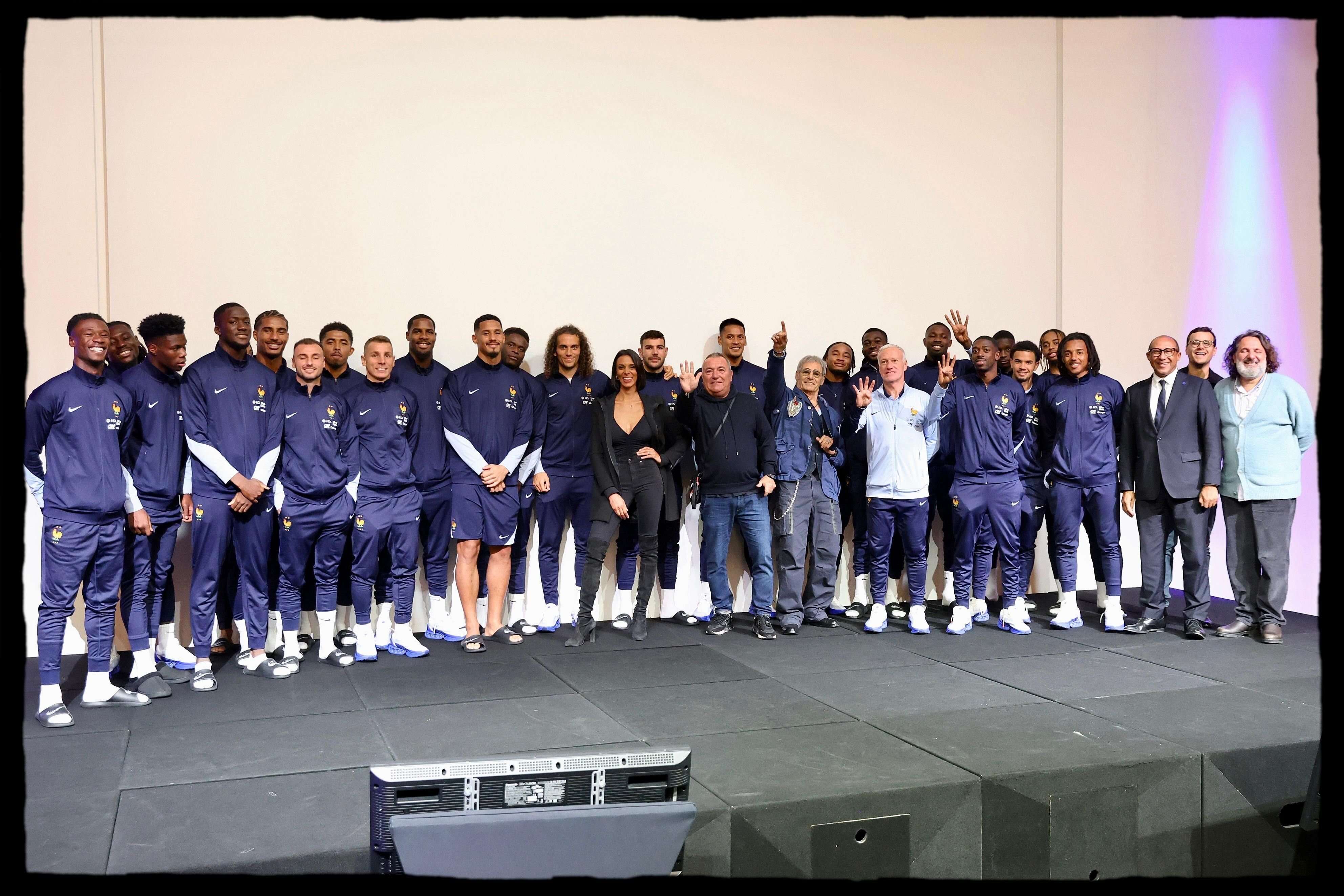 « On était en famille » : Fabien Onteniente dévoile les coulisses de la projection de « 4 Zéros » aux Bleus