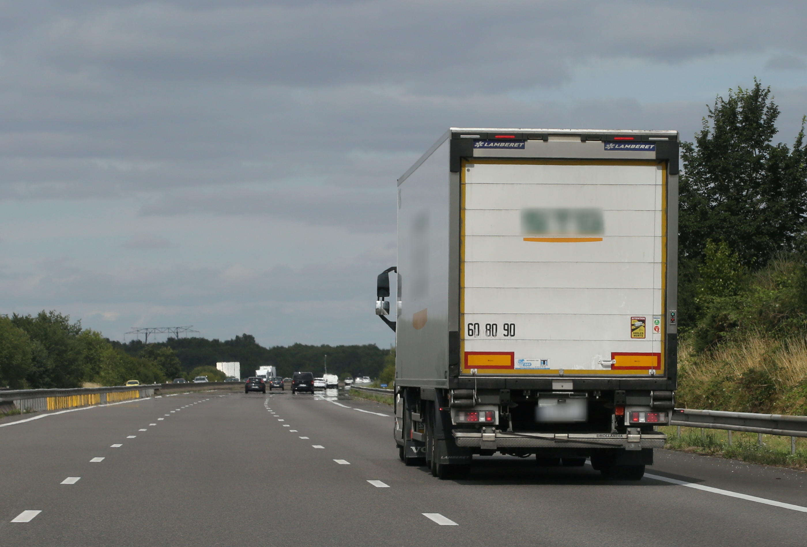 « Santé publique, sécurité publique, fluidité » : vers l’instauration d’une taxe poids lourds en 2027 en Alsace