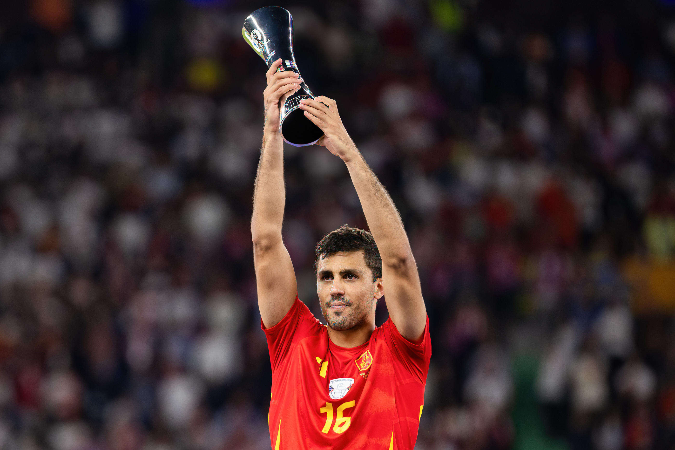 Ballon d’or 2024 : le milieu espagnol Rodri sacré à la surprise générale