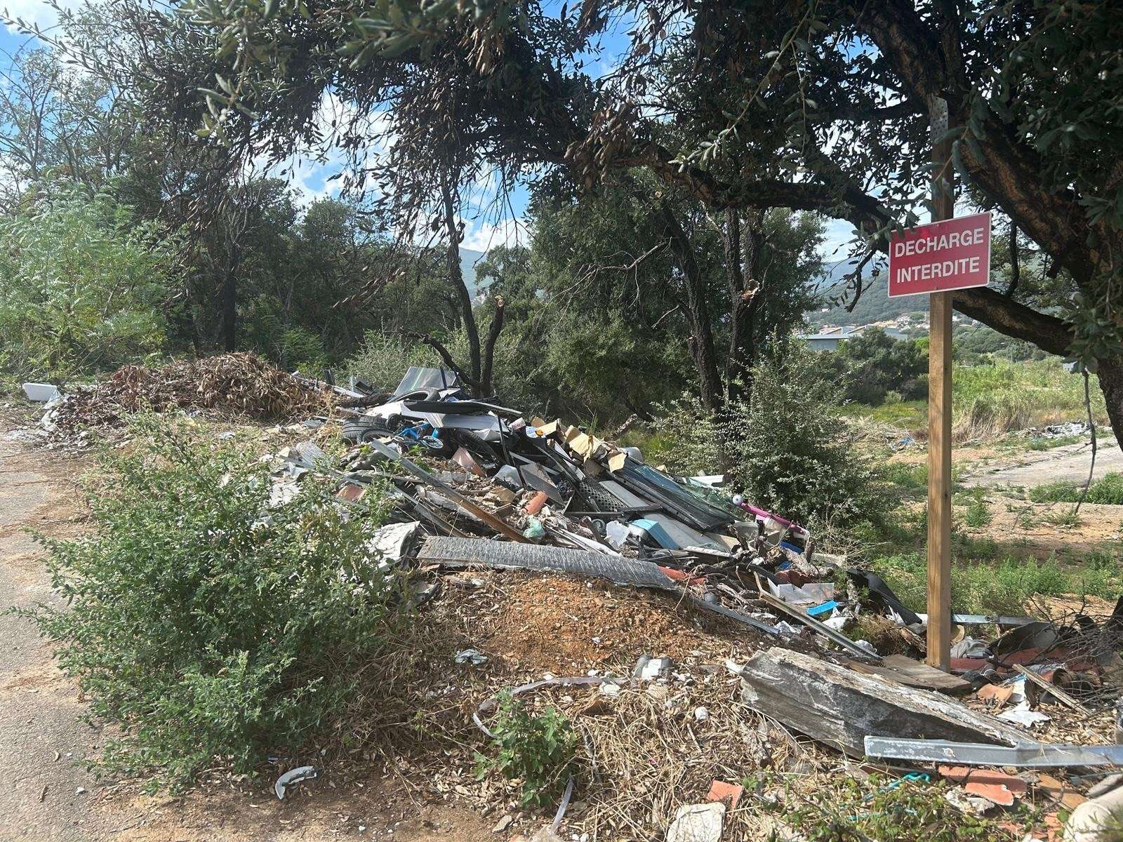 Des « pièges photographiques » pour lutter contre les dépôts sauvages de déchets à Bastia