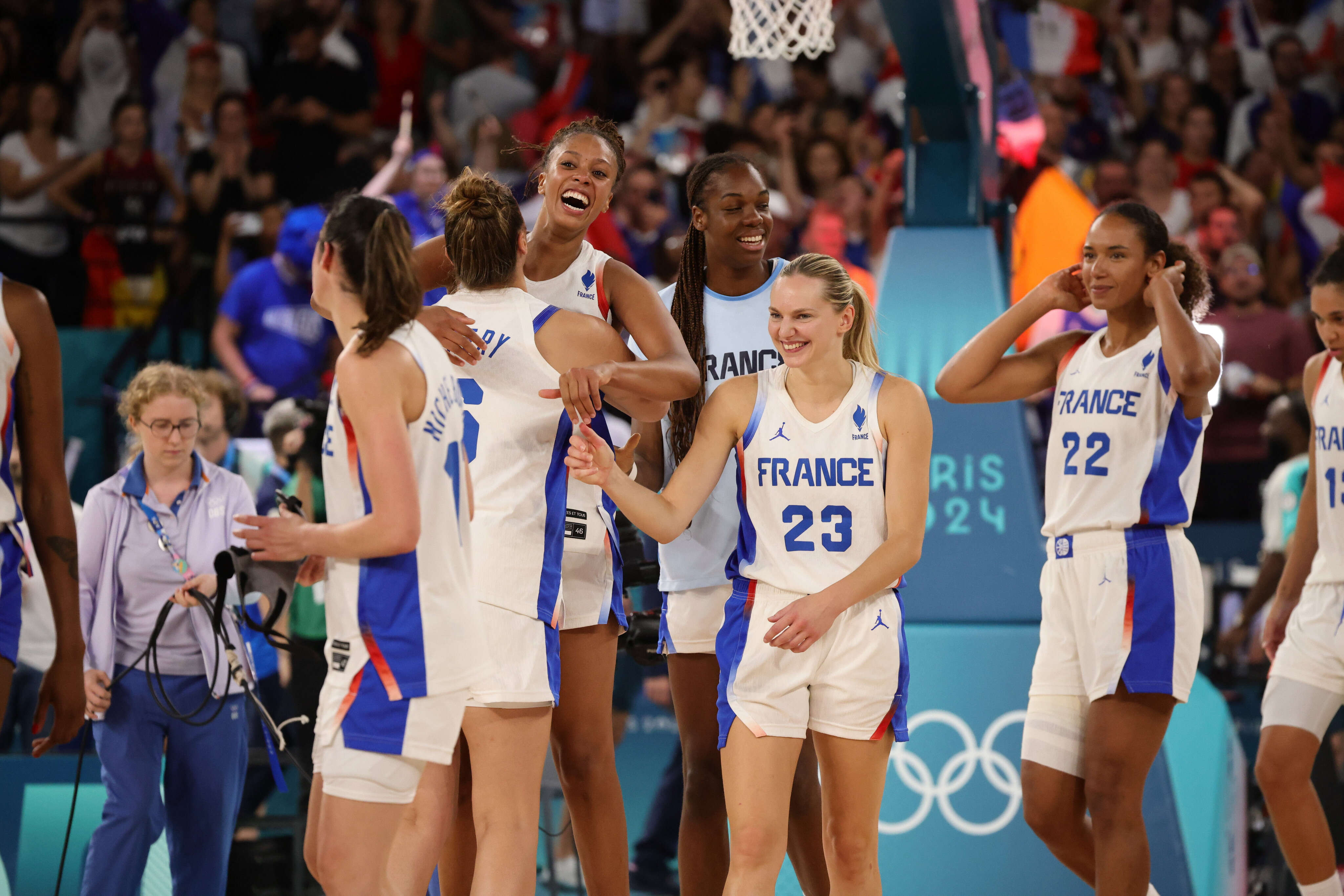 « On va les jouer les yeux dans les yeux » : les Bleues du basket ambitieuses avant de retrouver l’ogre américain