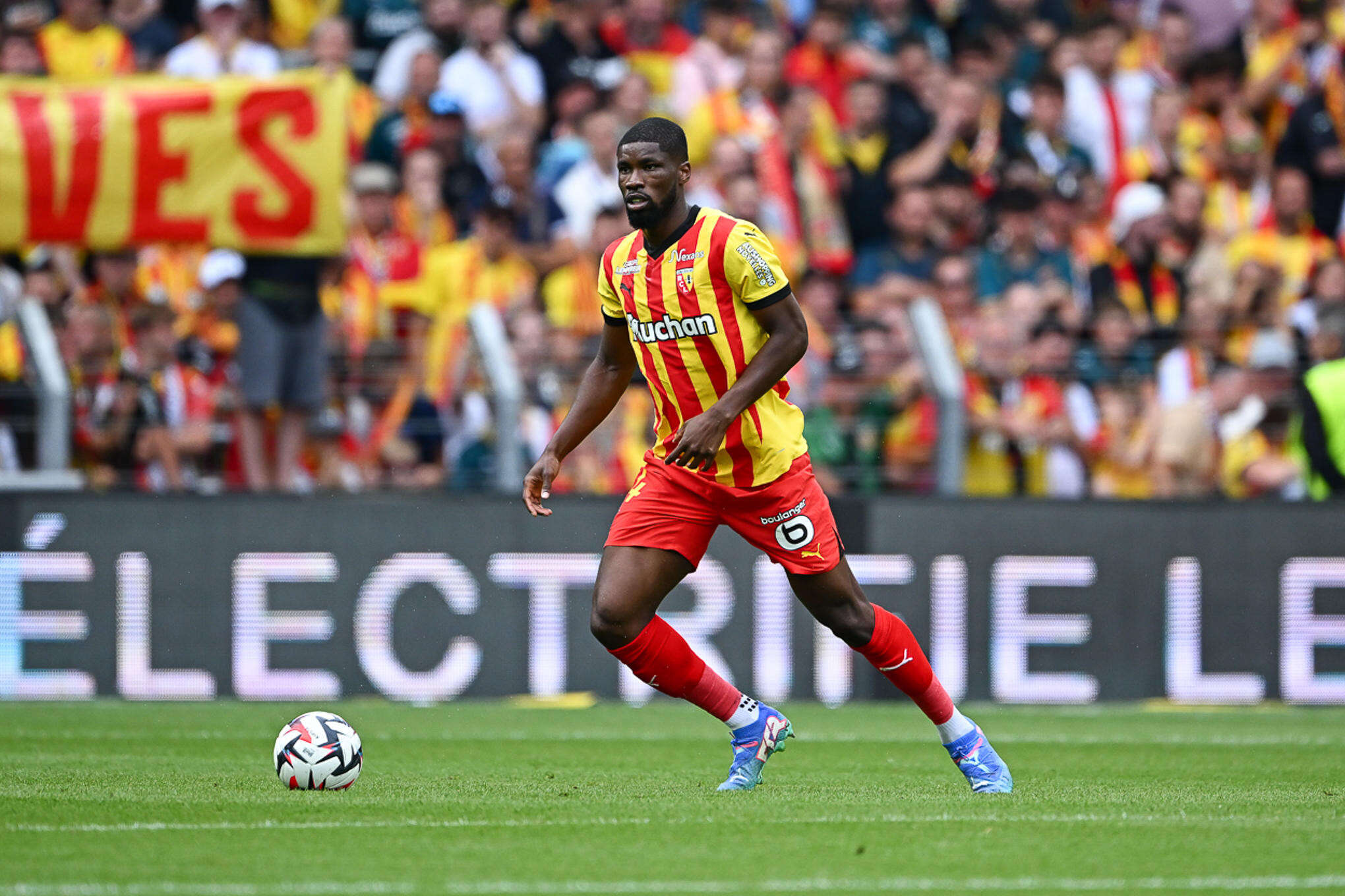 Ligue 1 : recalé de sa visite médicale avec l’AS Rome, le Lensois Danso devrait subir une opération cardiaque